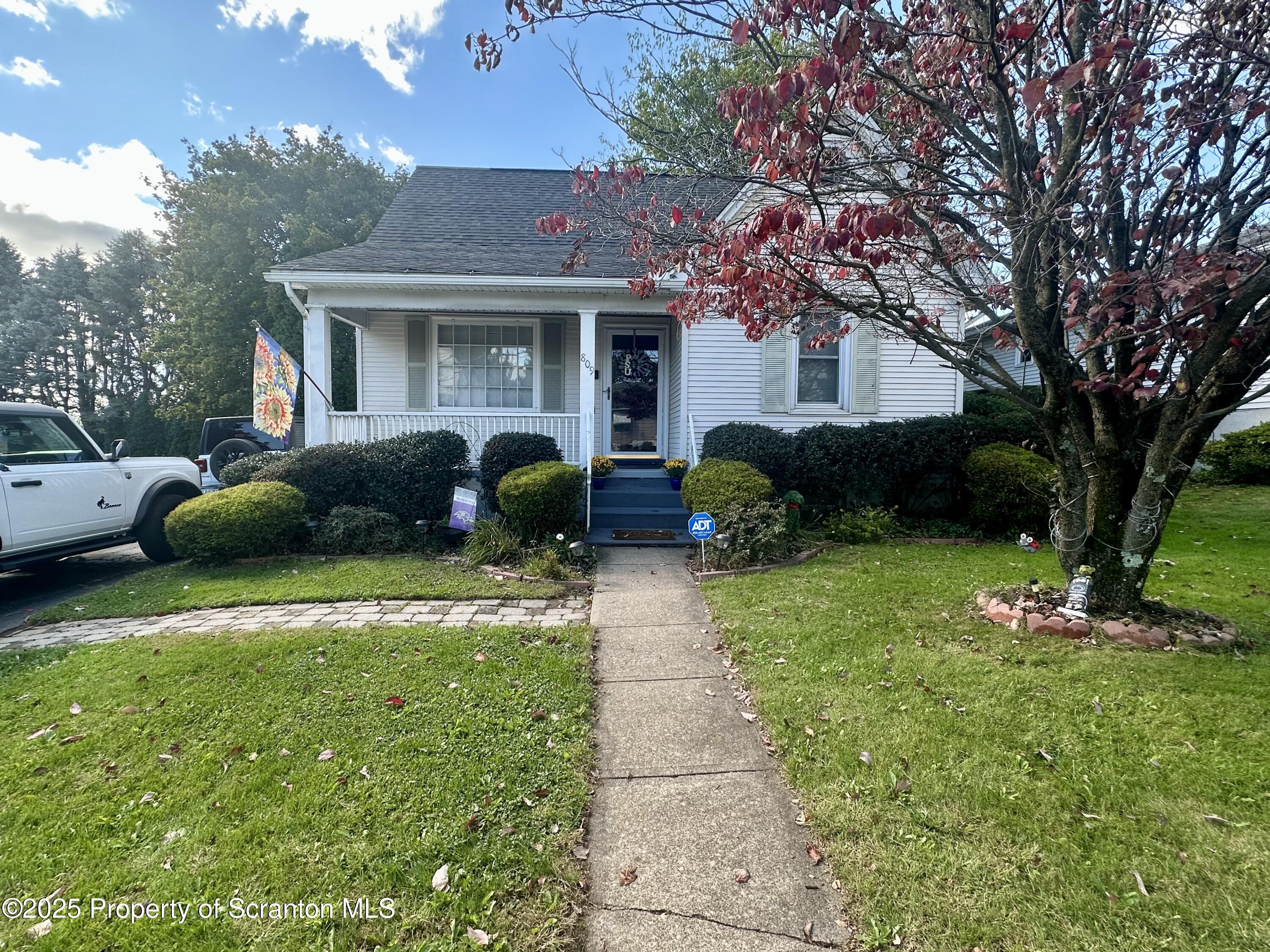 809 W Lackawanna Avenue