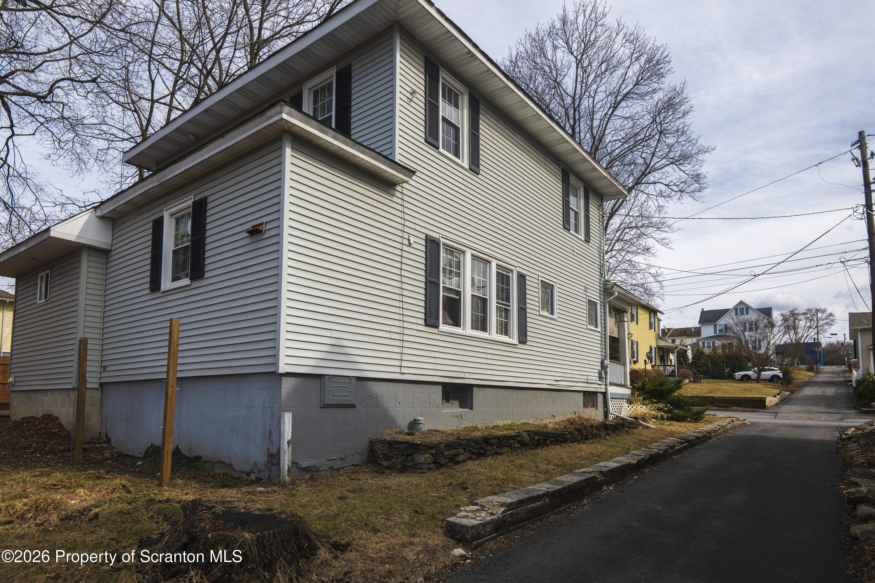 406 3rd Street