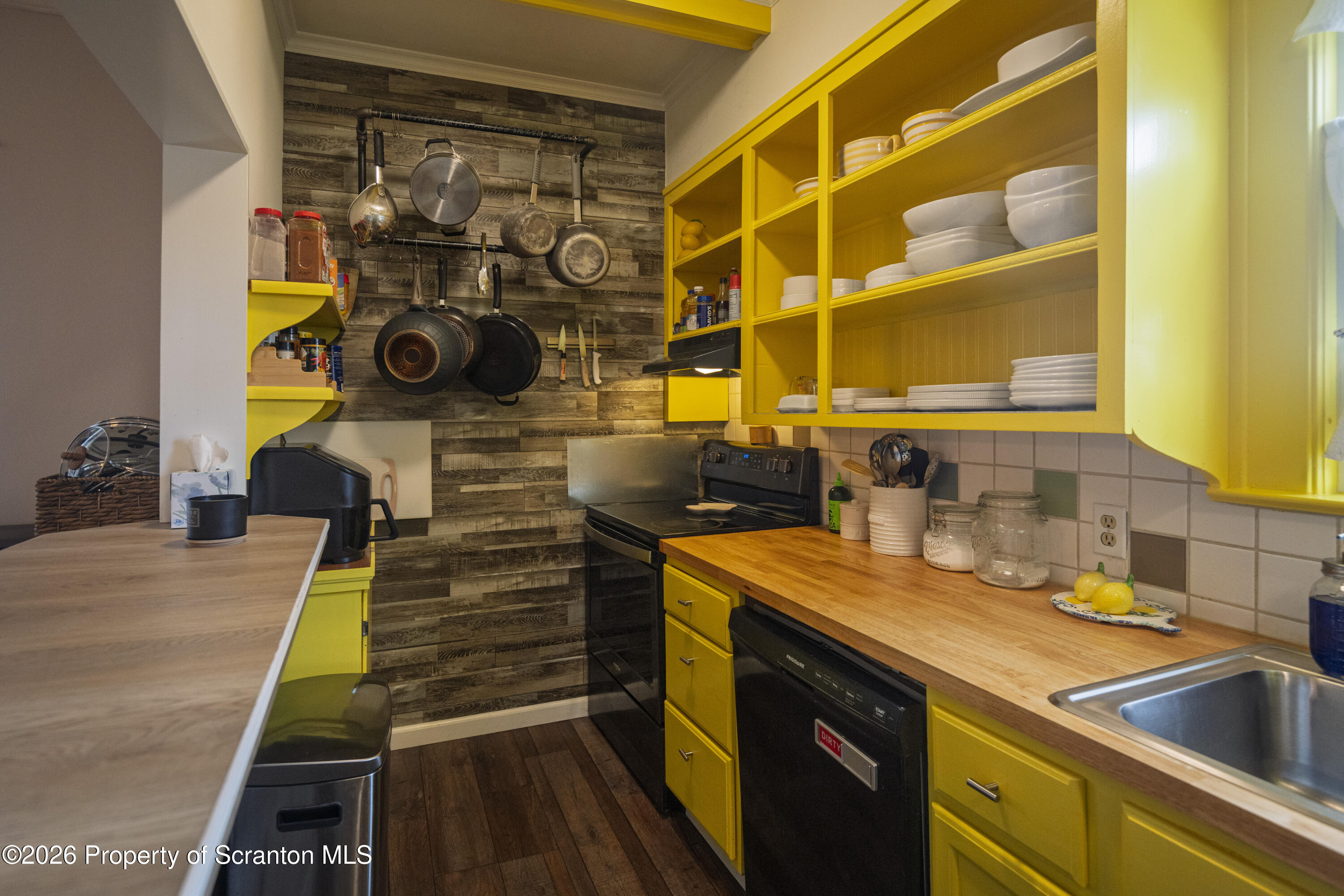 406 3rd Street