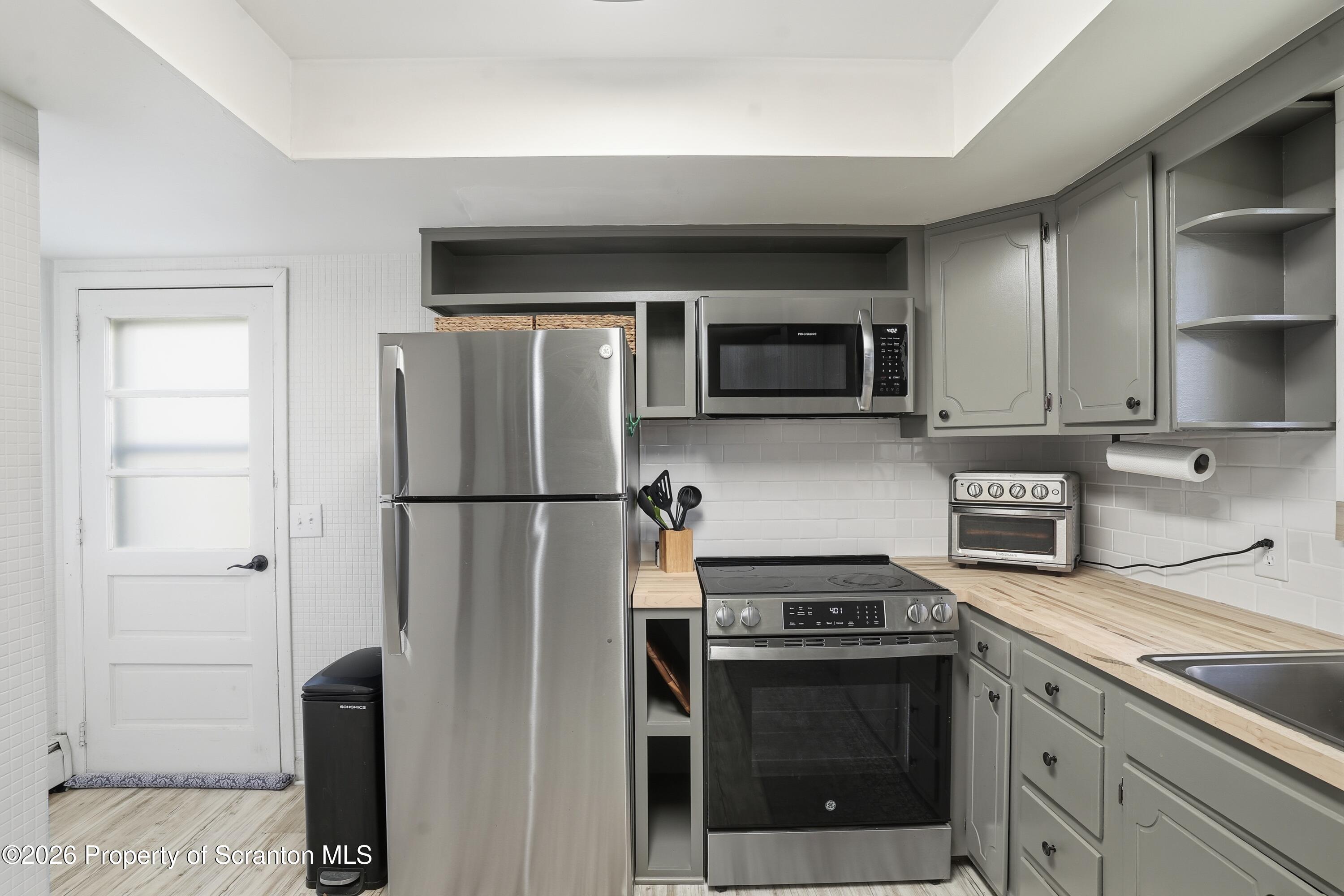 114 Parkwood Avenue