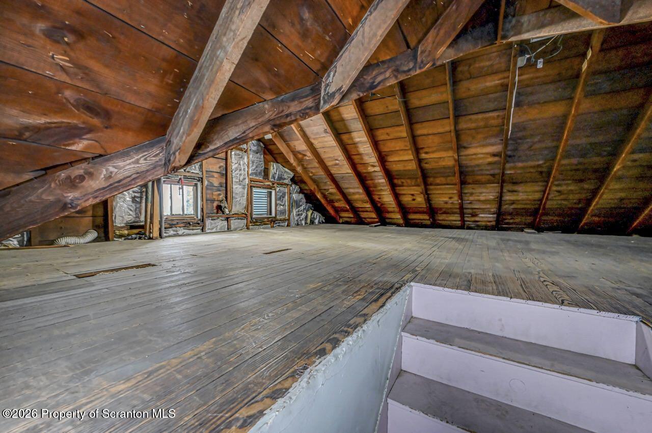 1107 N Irving Avenue