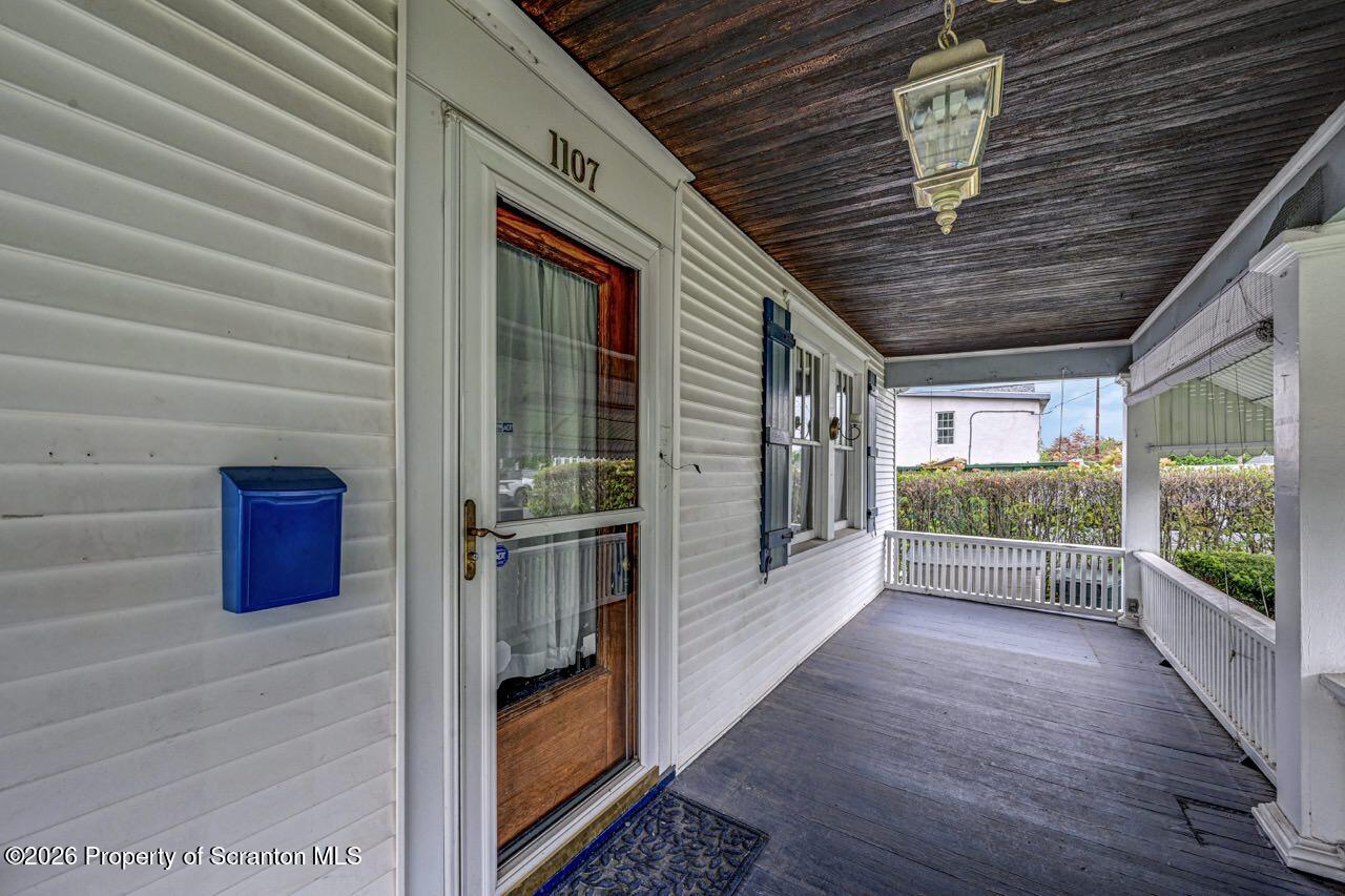 1107 N Irving Avenue
