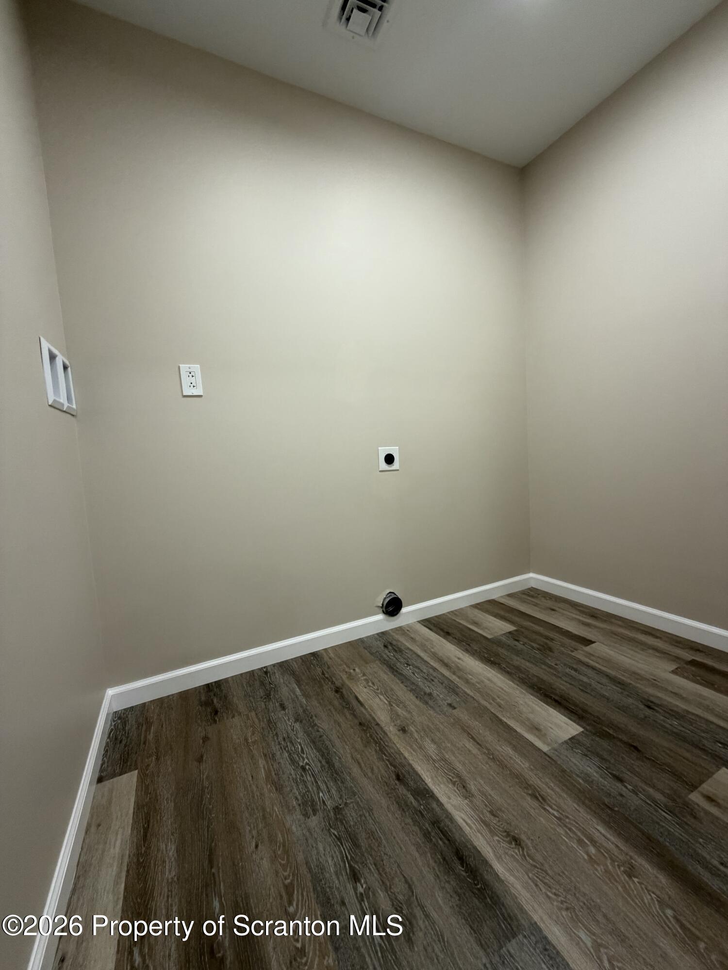 1066 Lakeland Drive