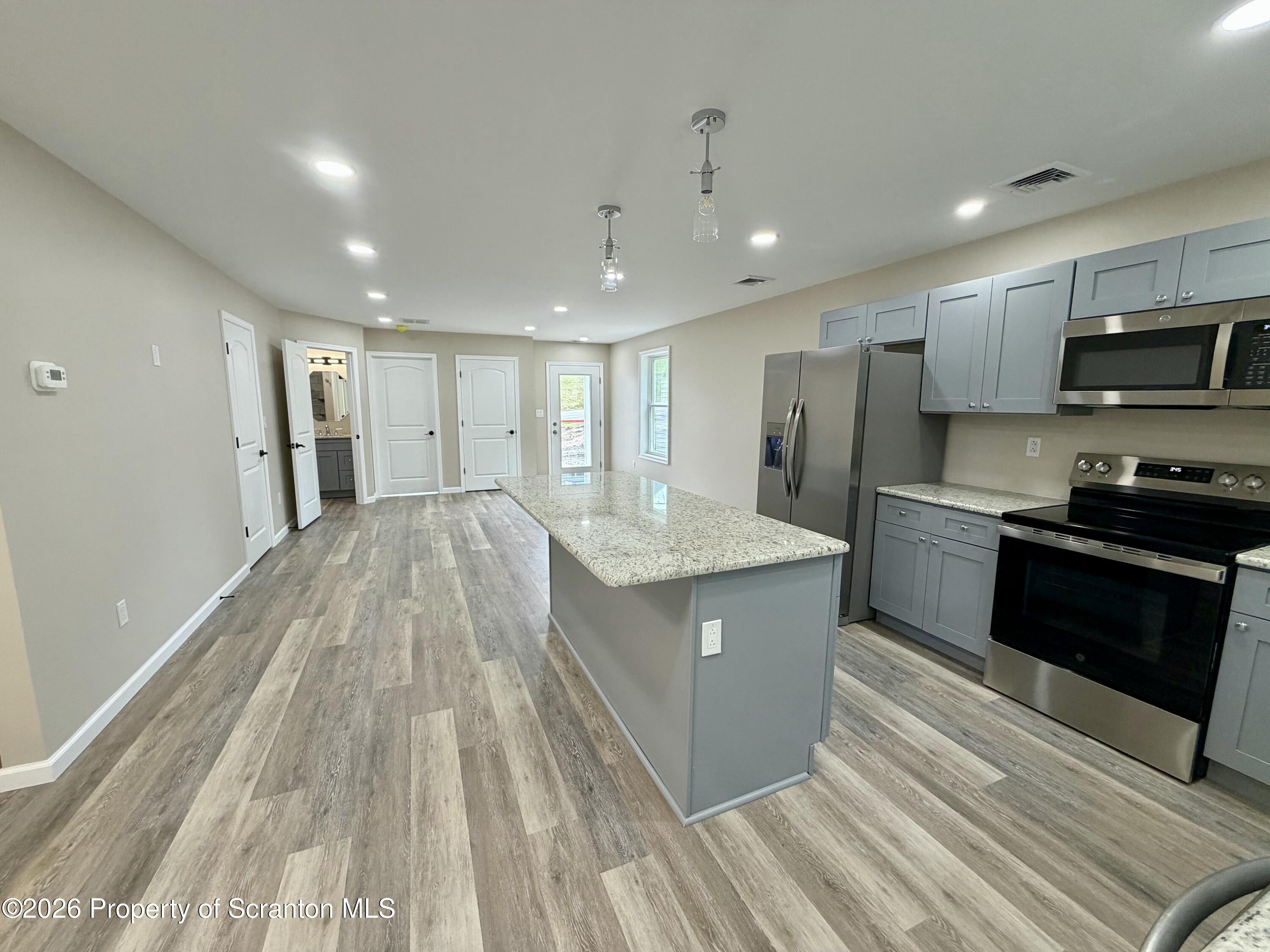 1066 Lakeland Drive