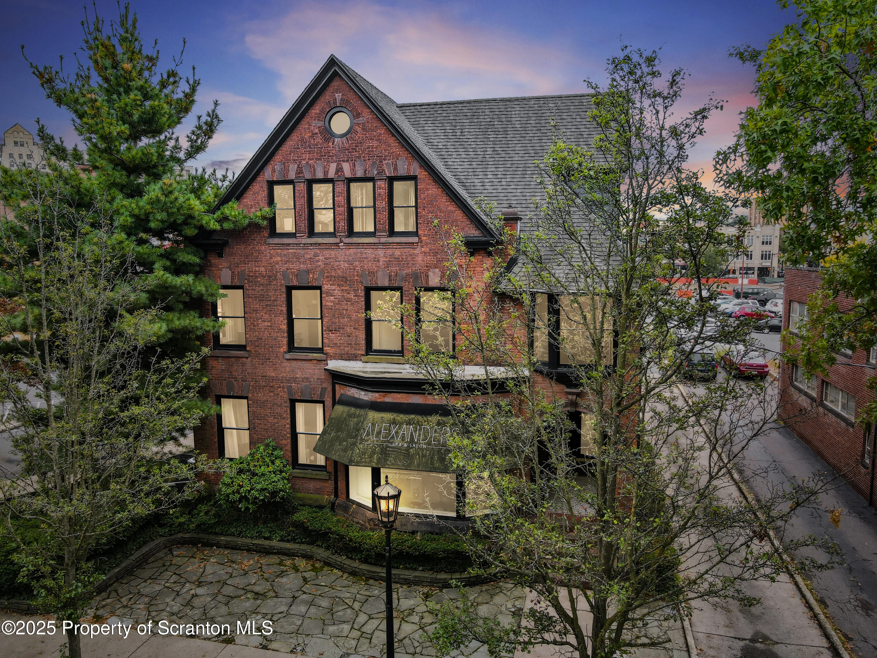 88 S Franklin Street