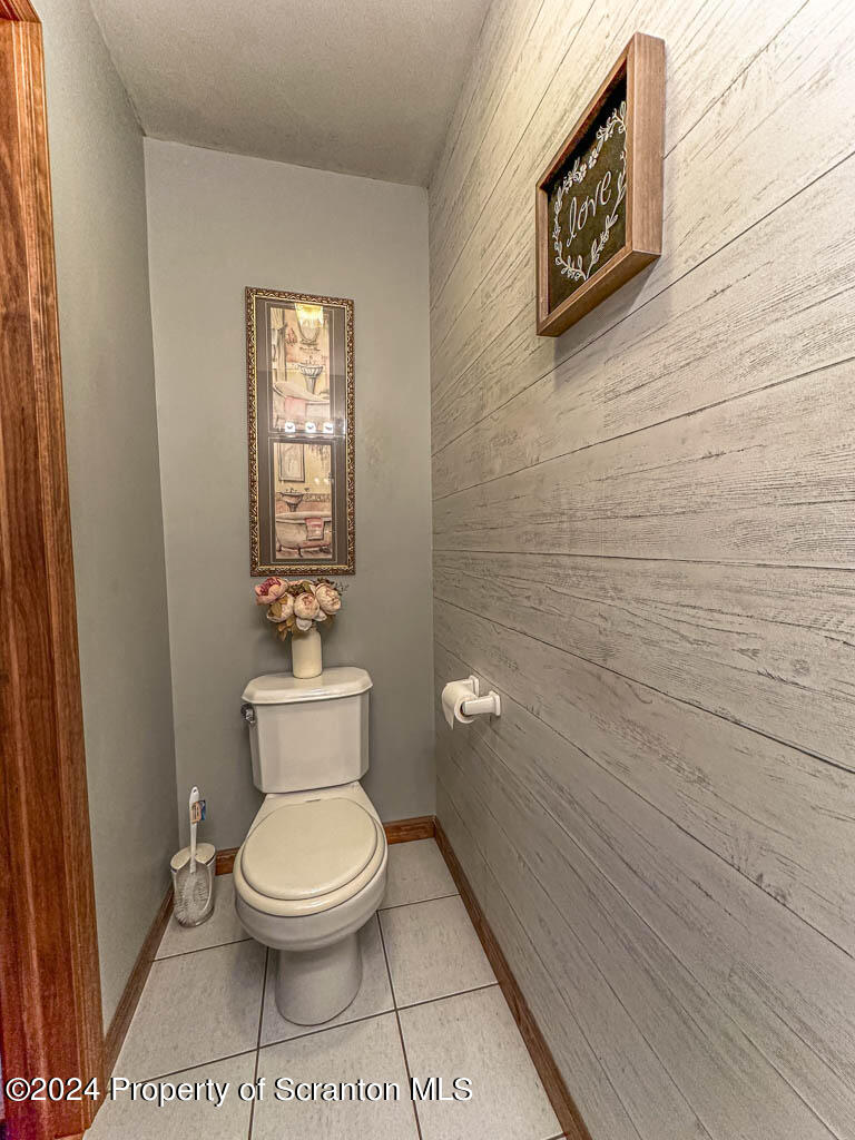 166 Hillview Drive