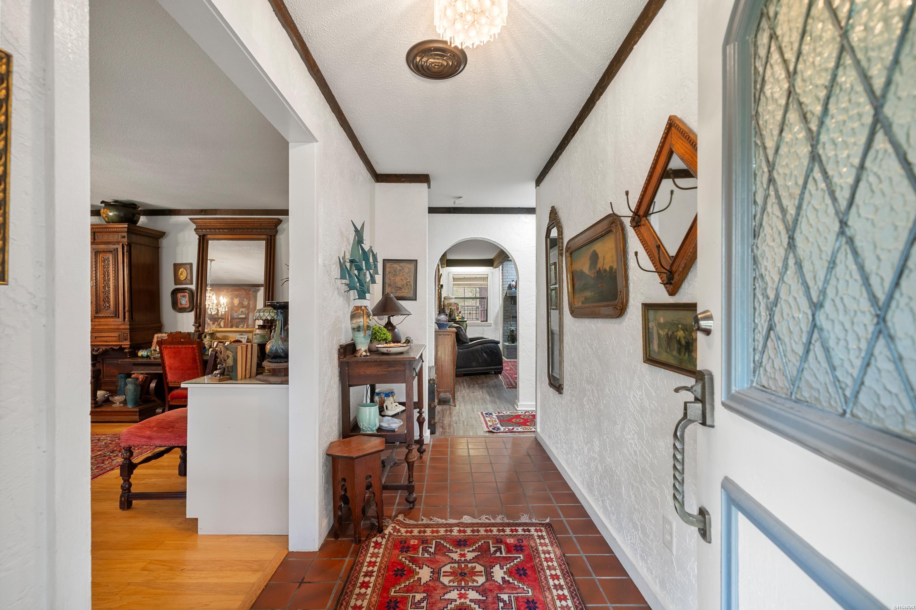 120 SANSON Place