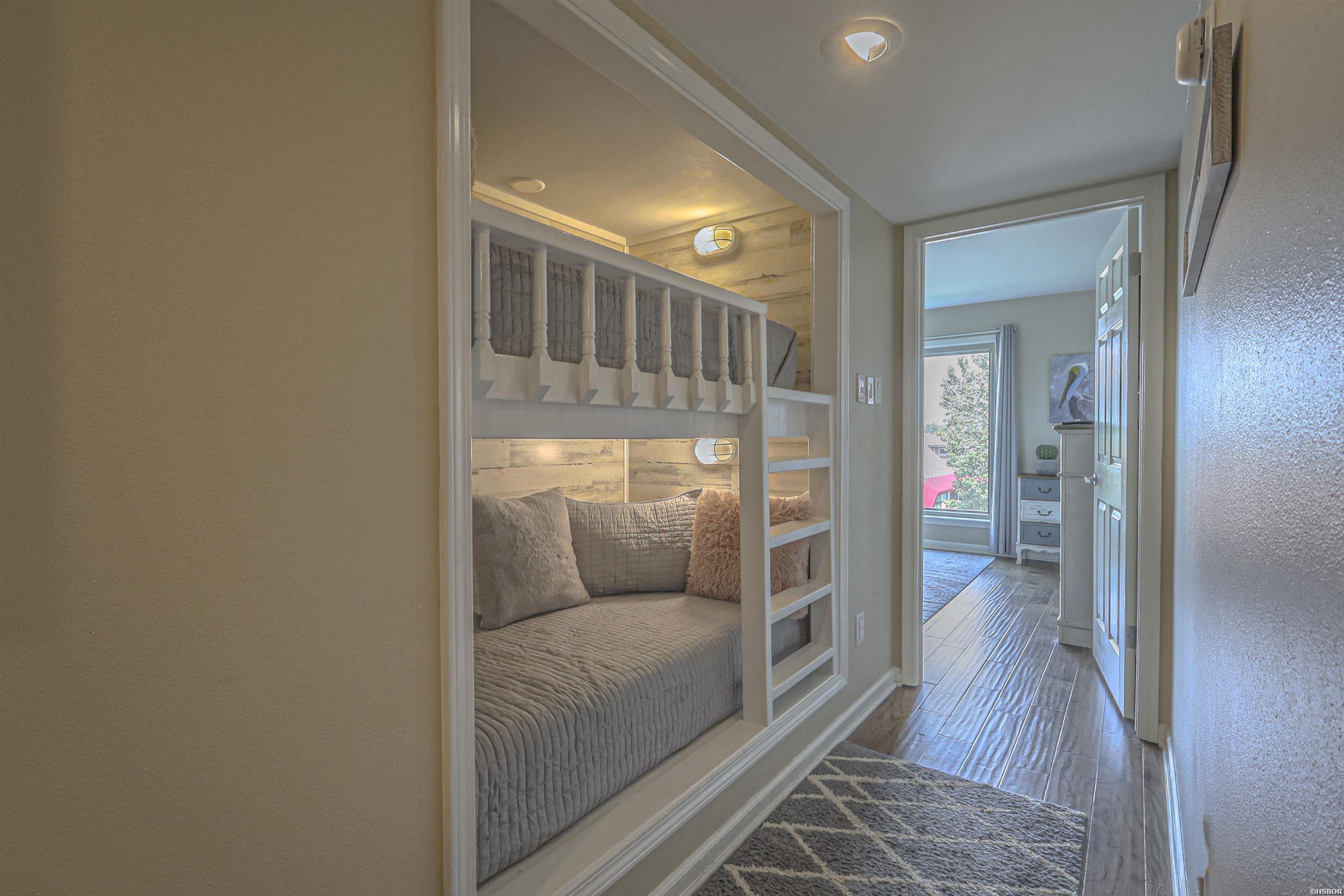 101 LONG ISLAND Drive Unit: 1001