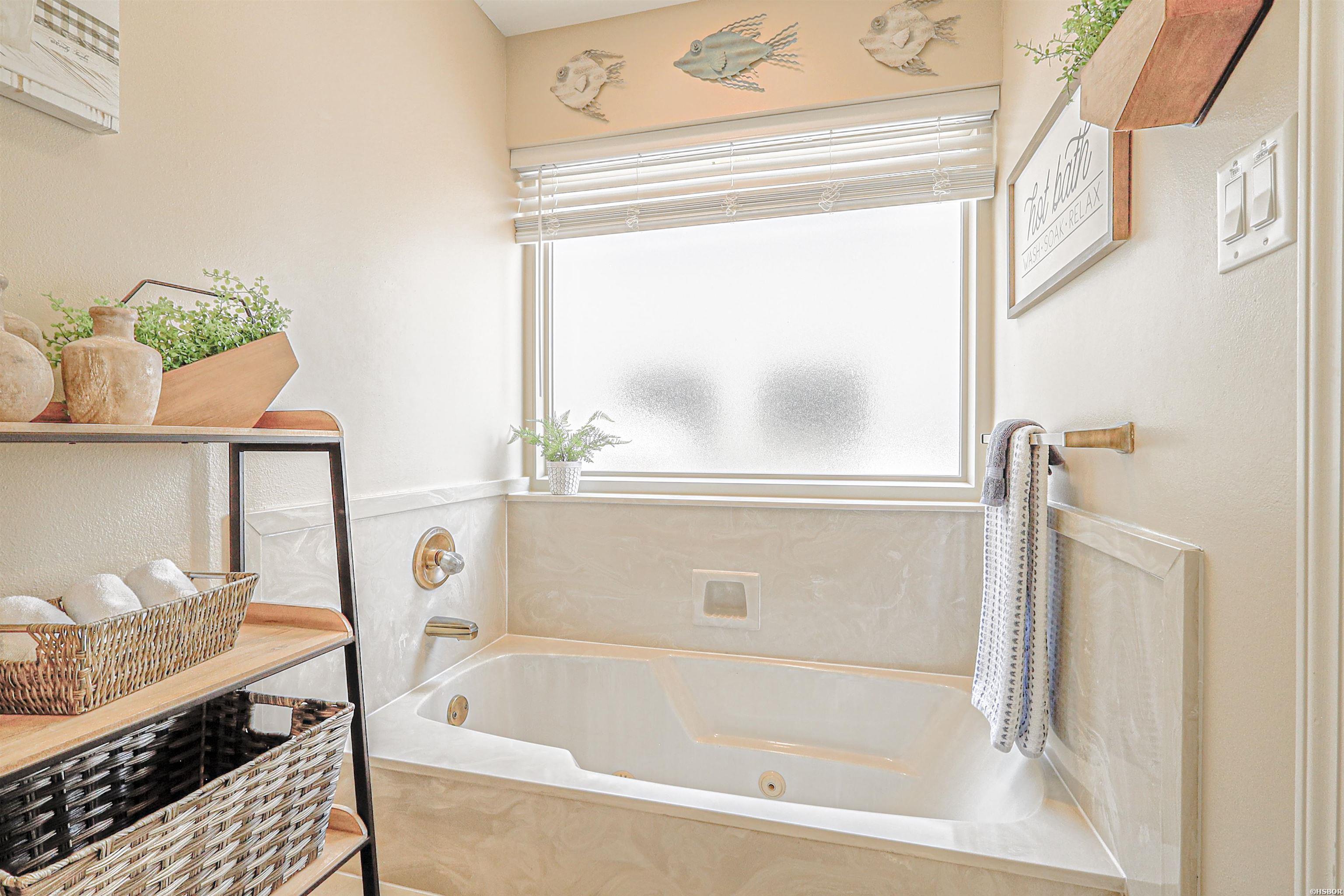 101 LONG ISLAND Drive Unit: 1001