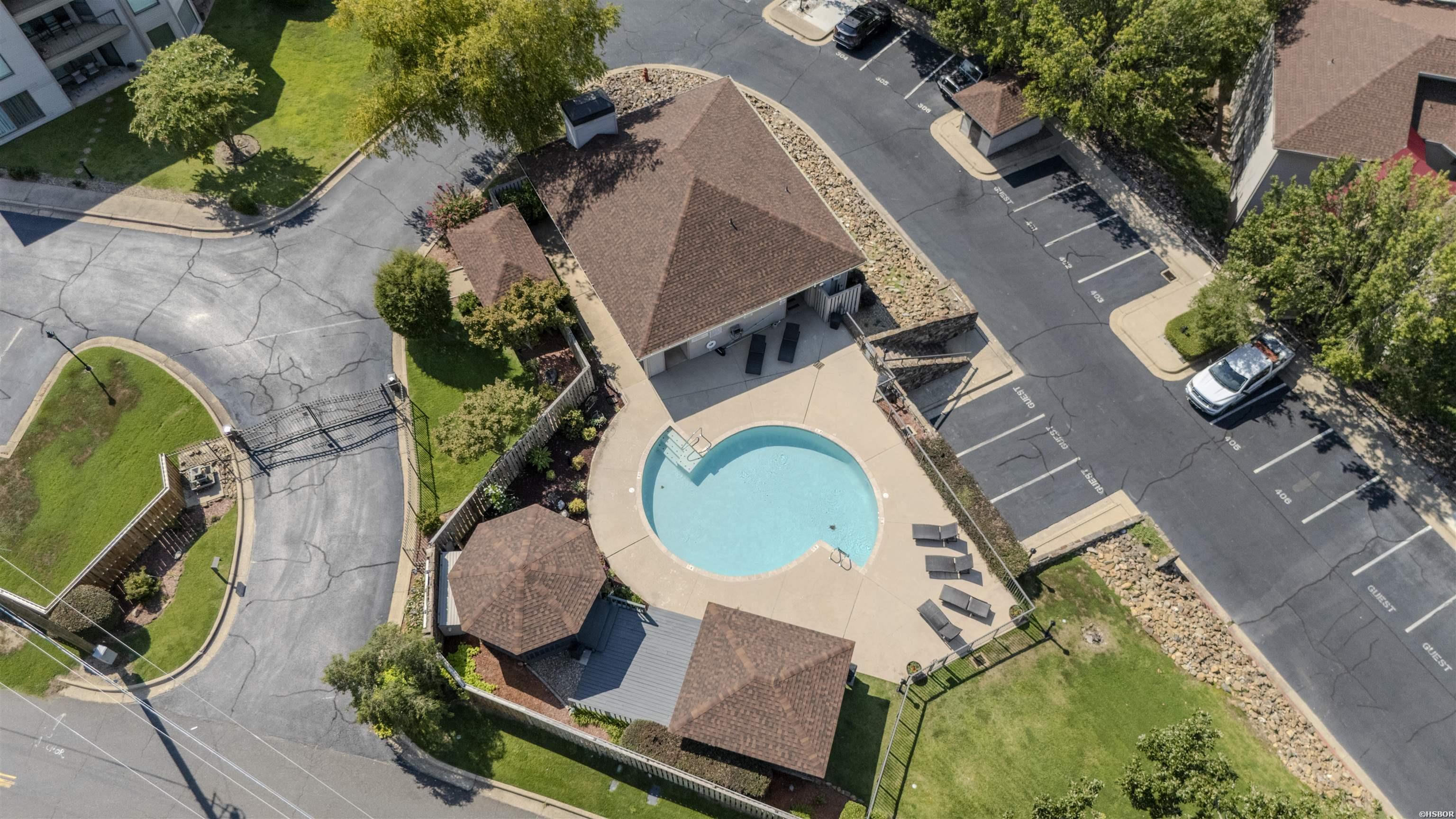 101 LONG ISLAND Drive Unit: 1001