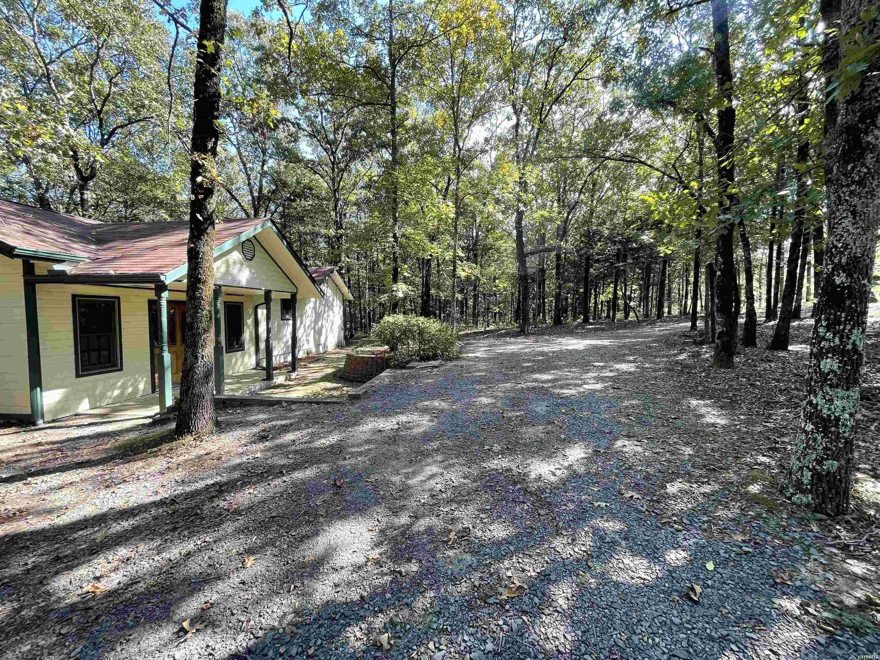 11 TIMBERCREST Drive