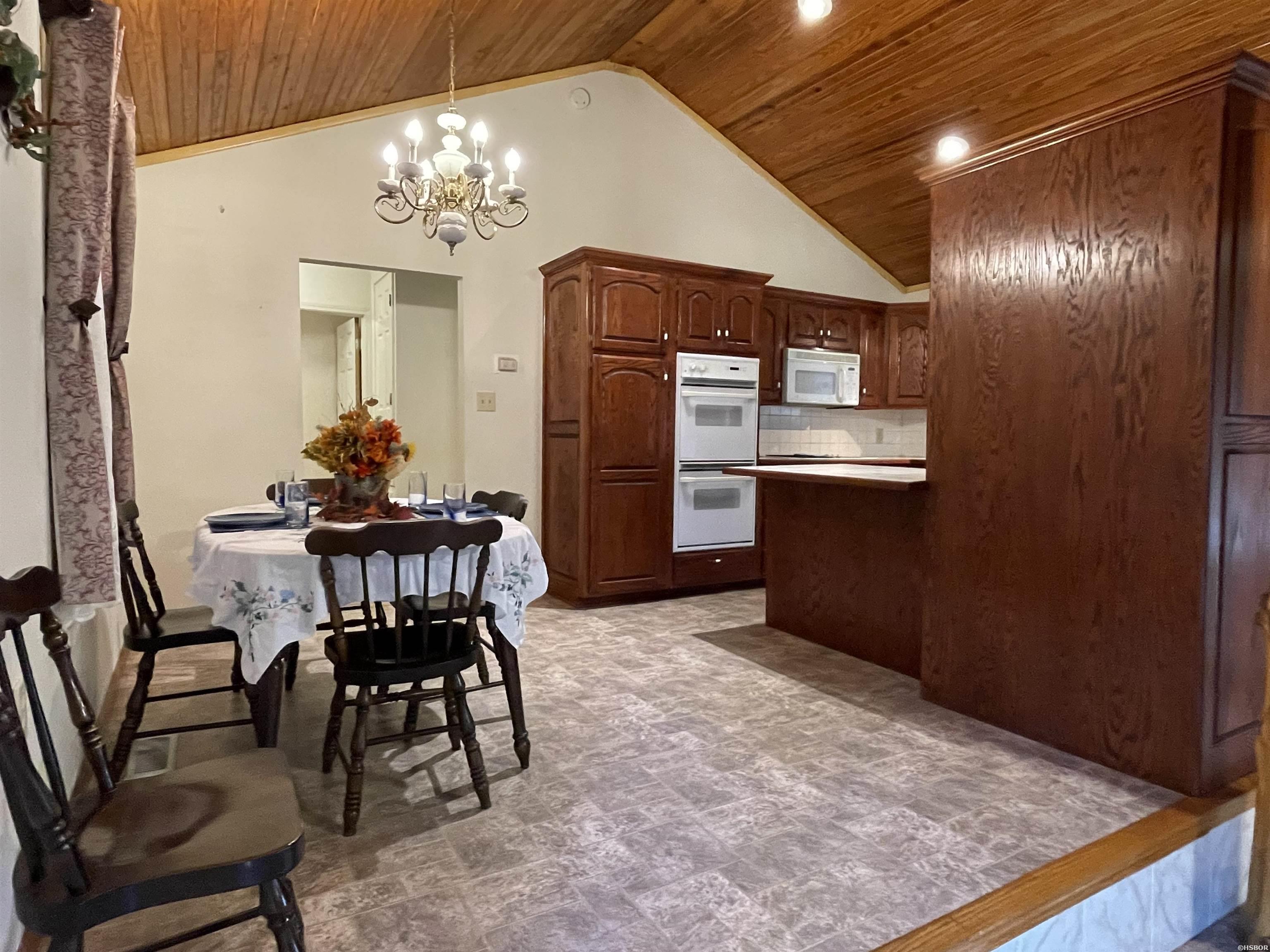 11 TIMBERCREST Drive