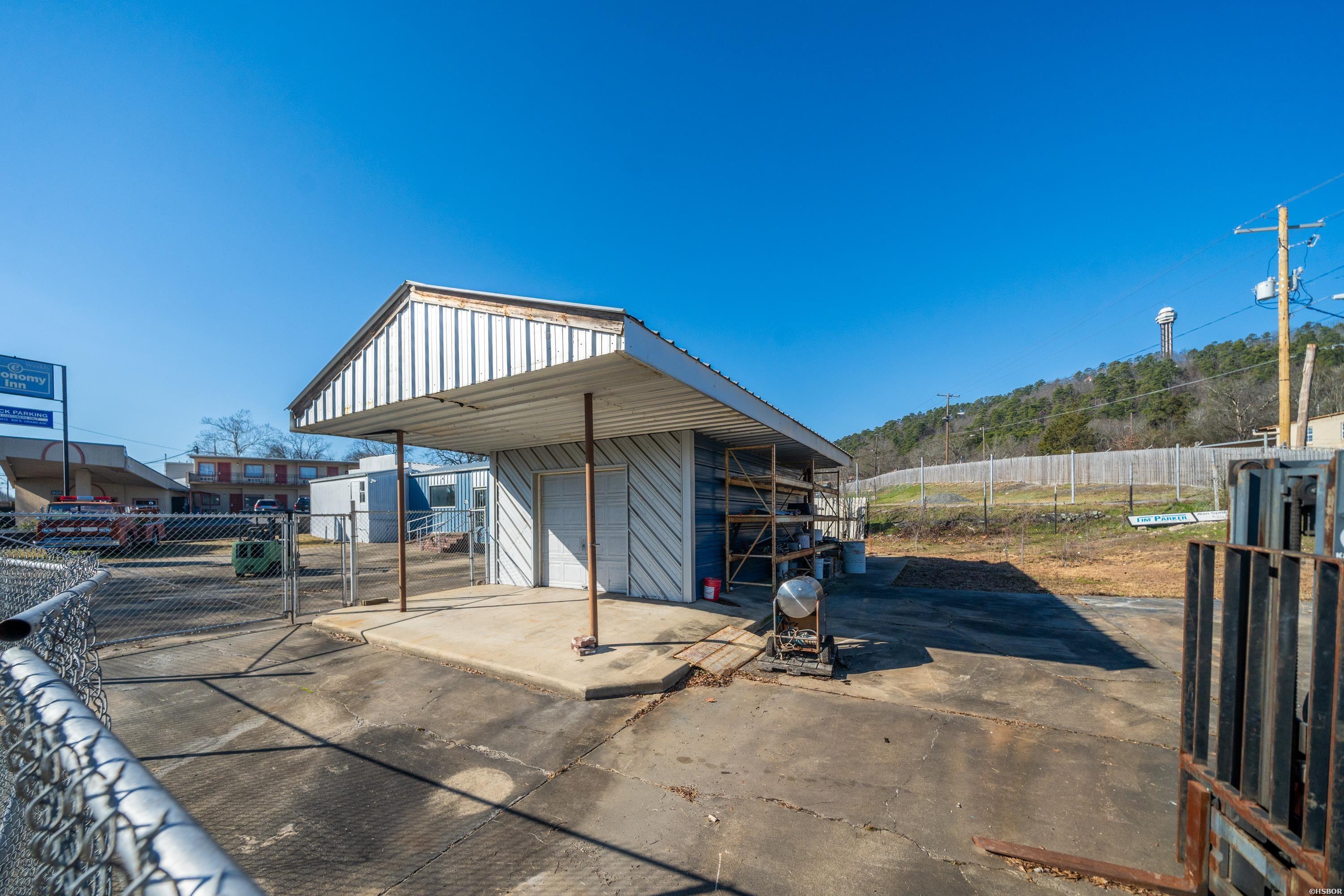 815 & 817 GRAND Avenue