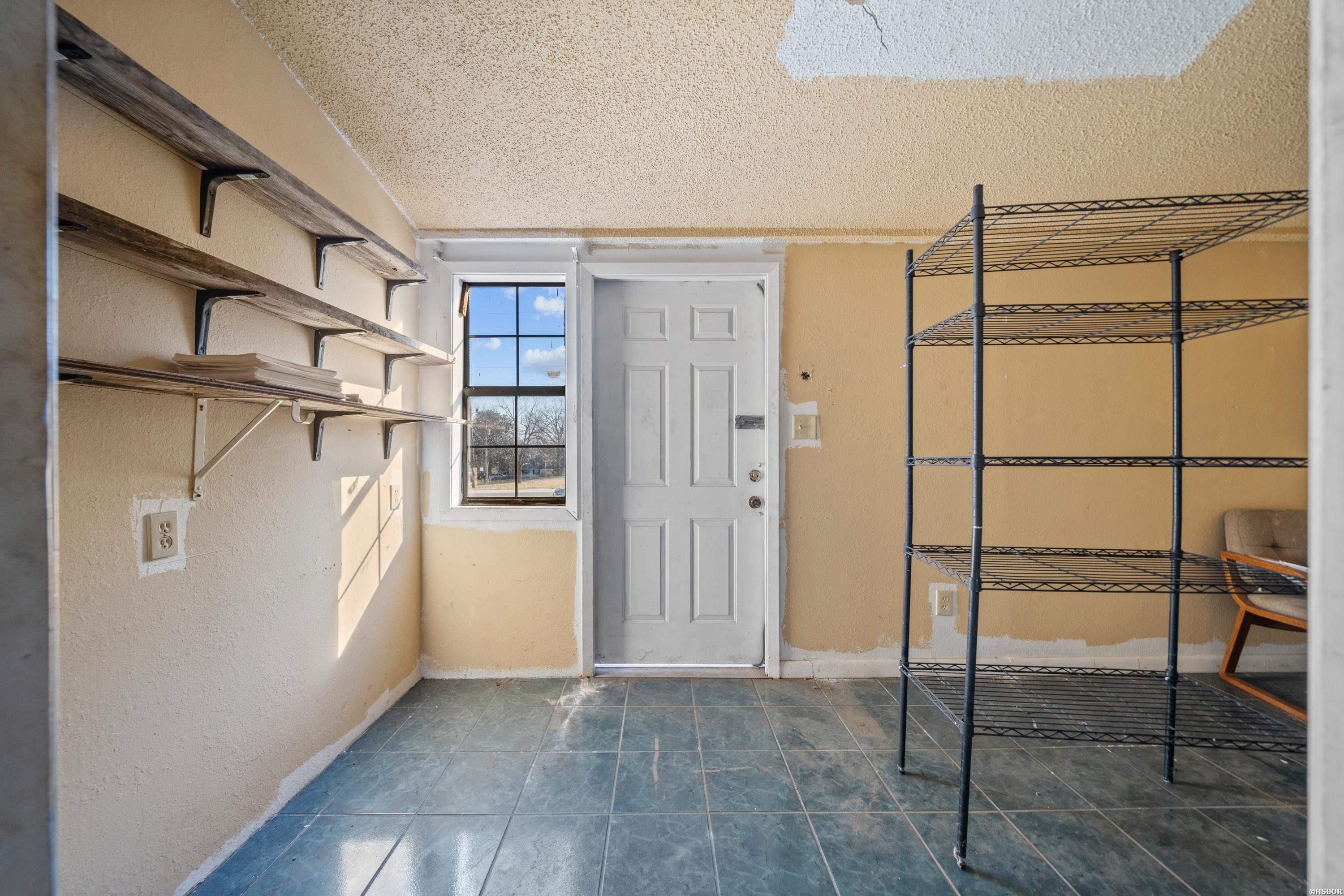 815 & 817 GRAND Avenue