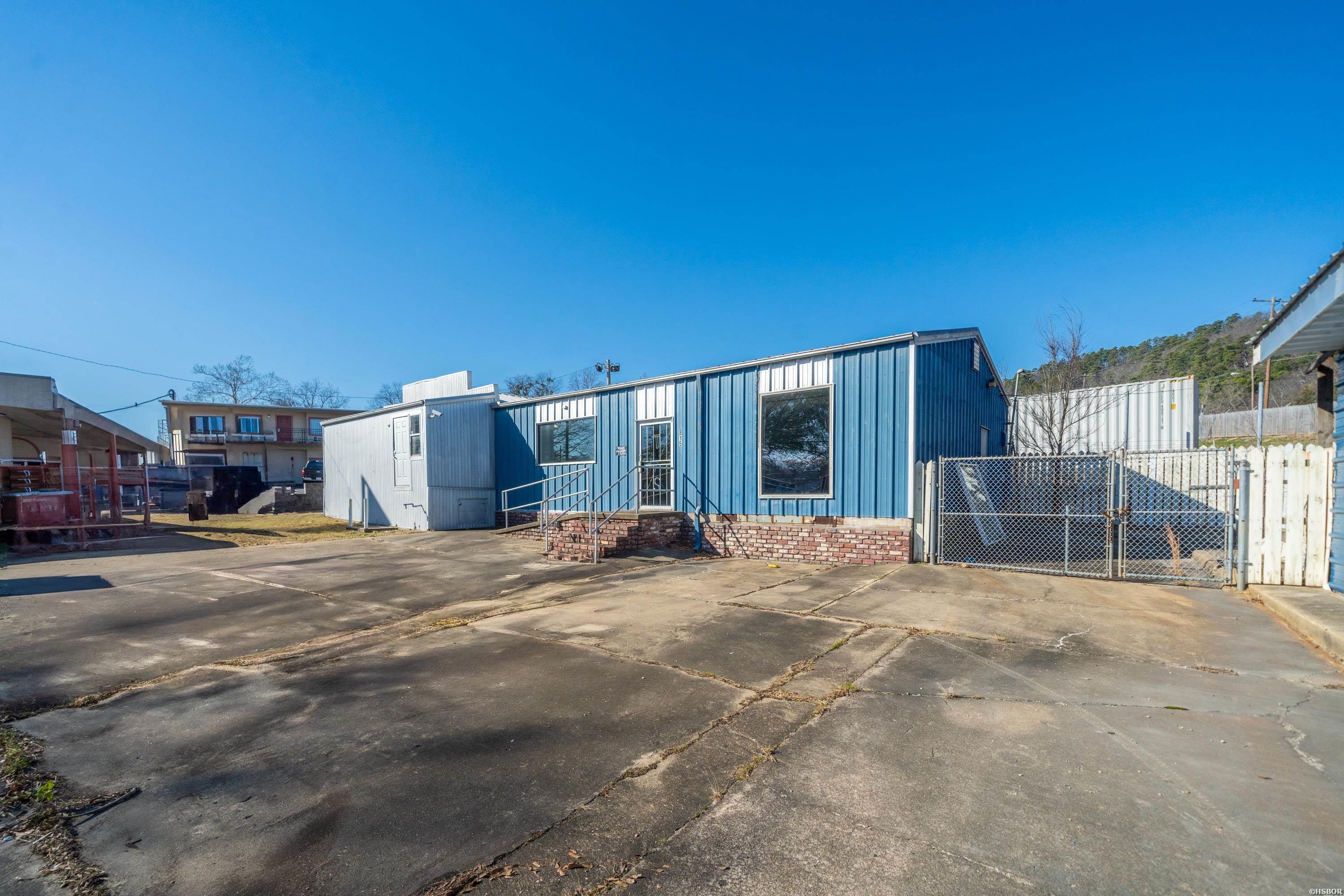 815 & 817 GRAND Avenue