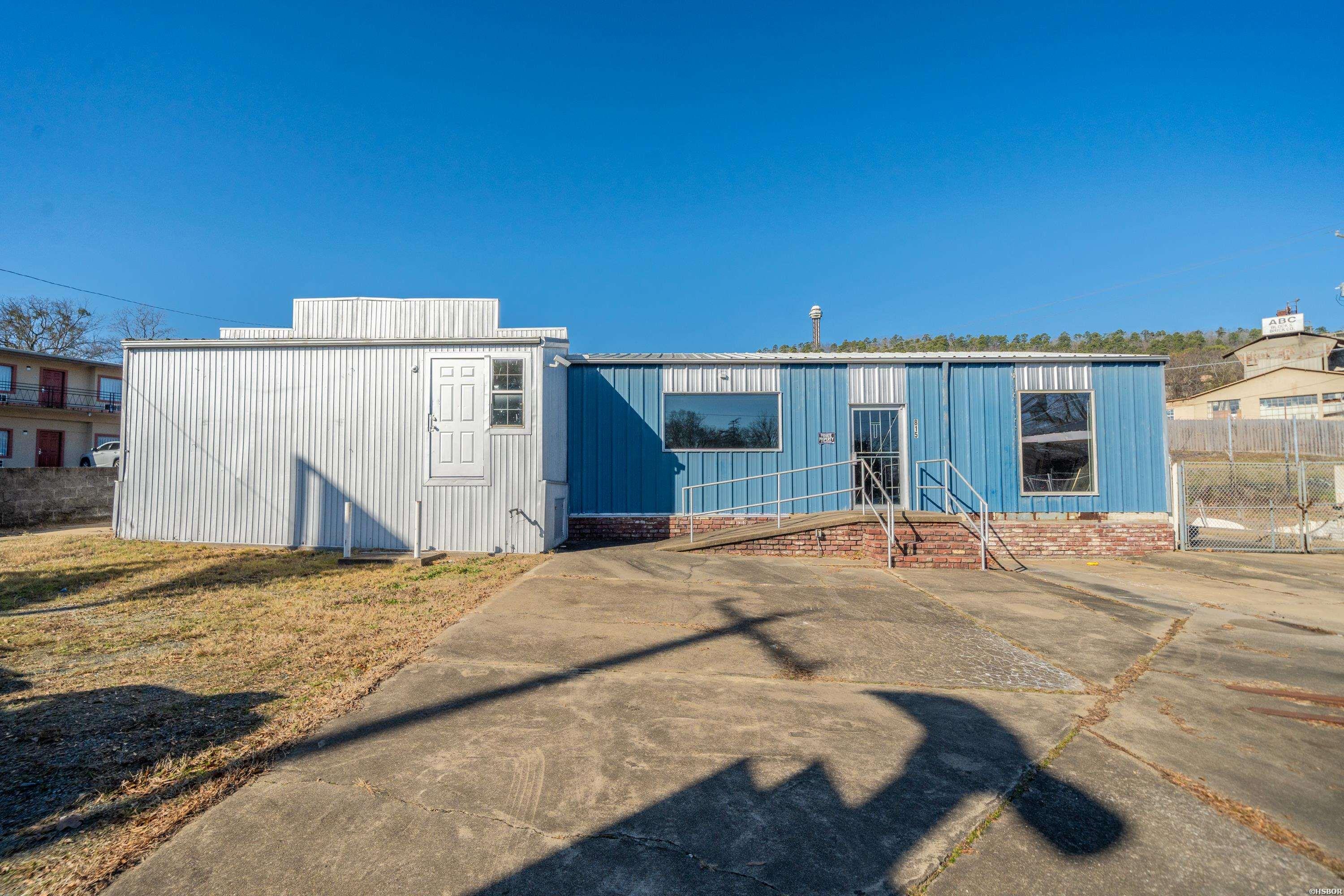 815 & 817 GRAND Avenue