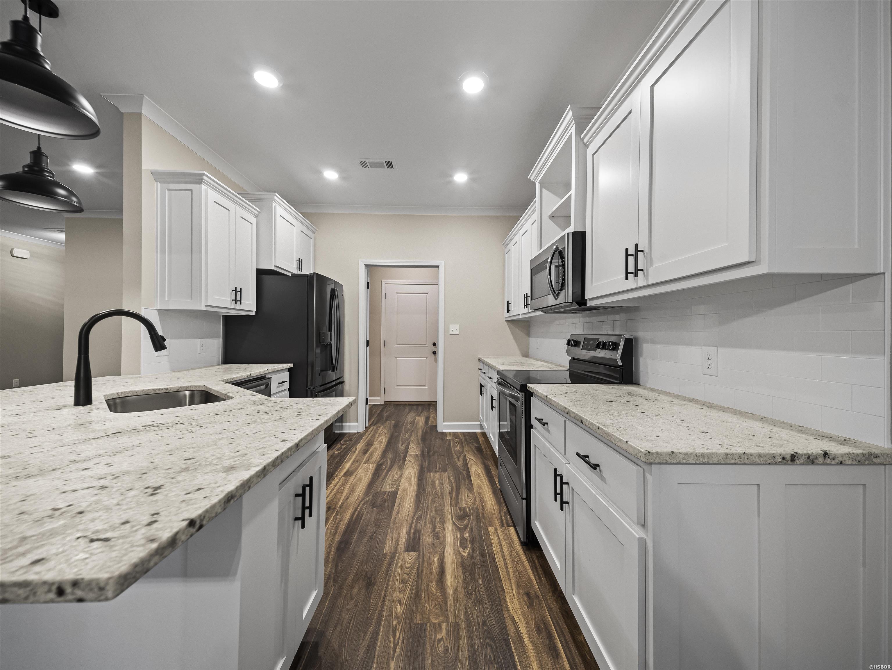 197 CATHERINE HEIGHTS Road Unit: B