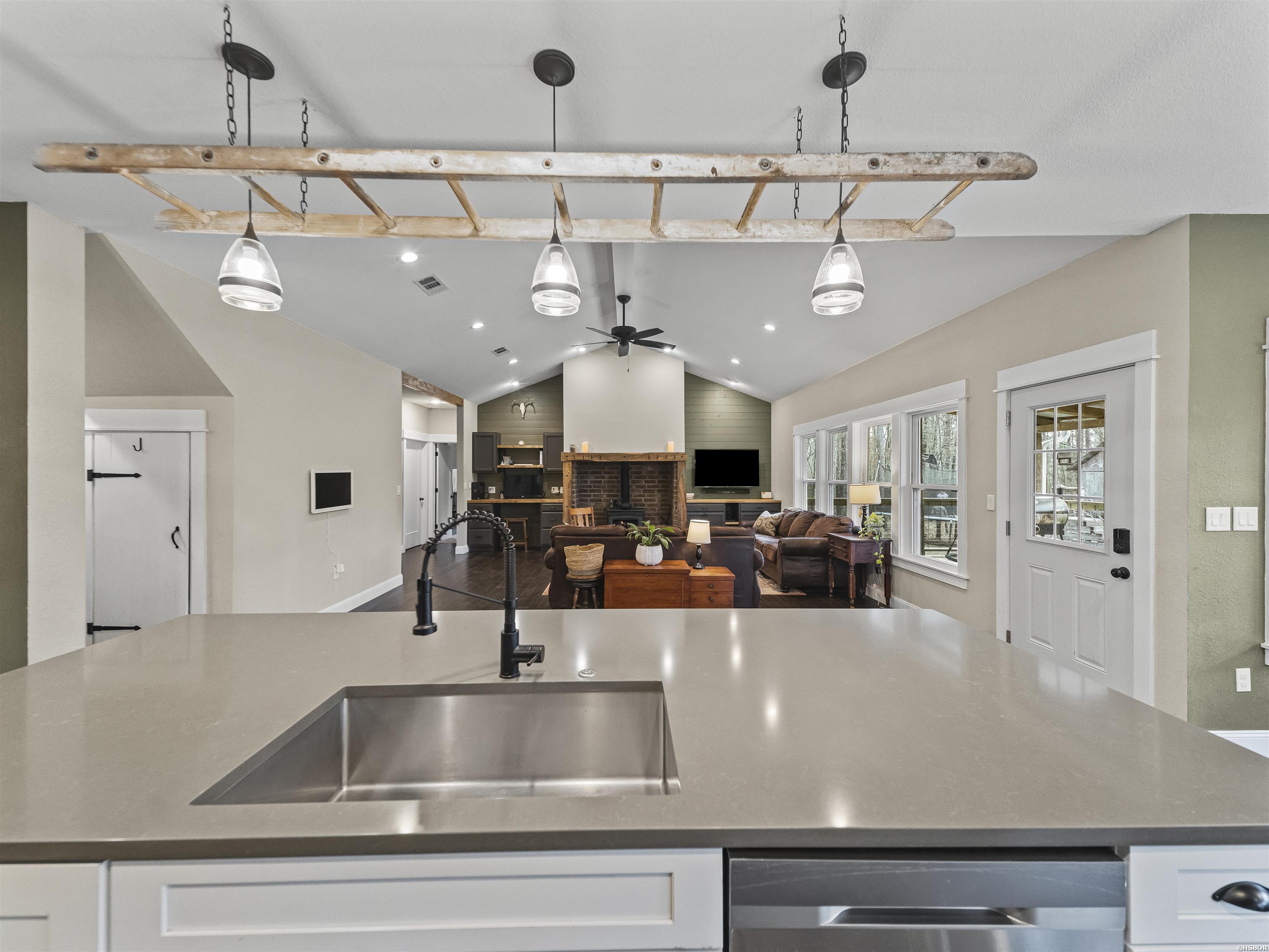 95 THUNDER MOUNTAIN Road