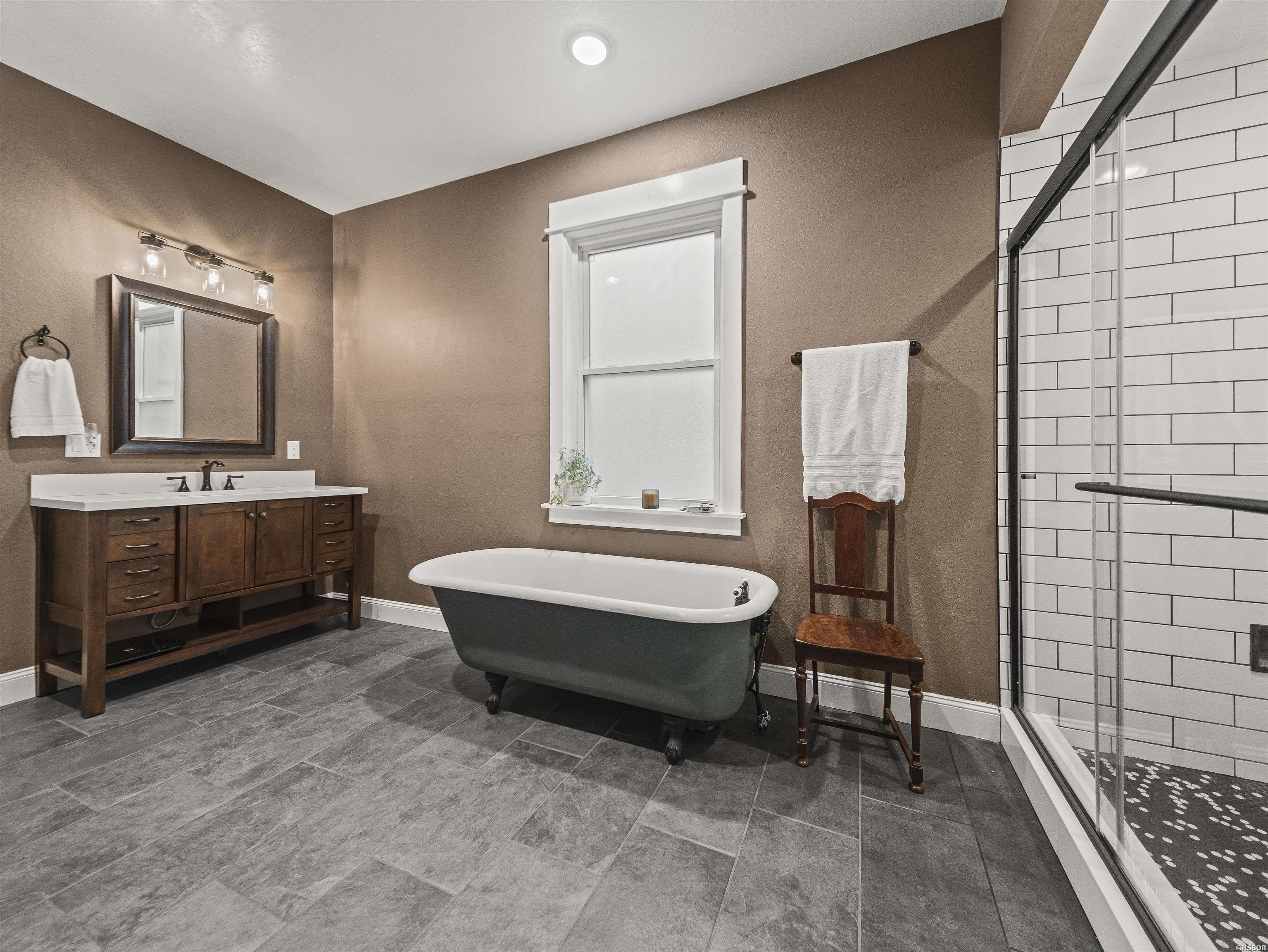 95 THUNDER MOUNTAIN Road