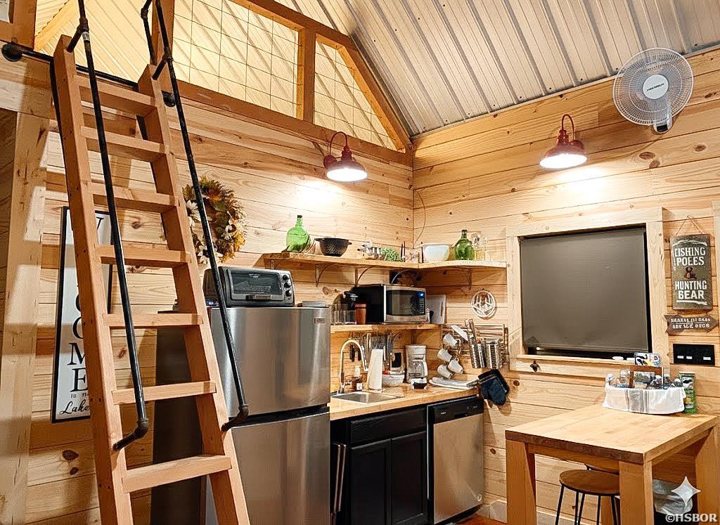 1136 ARLIE MOORE Road