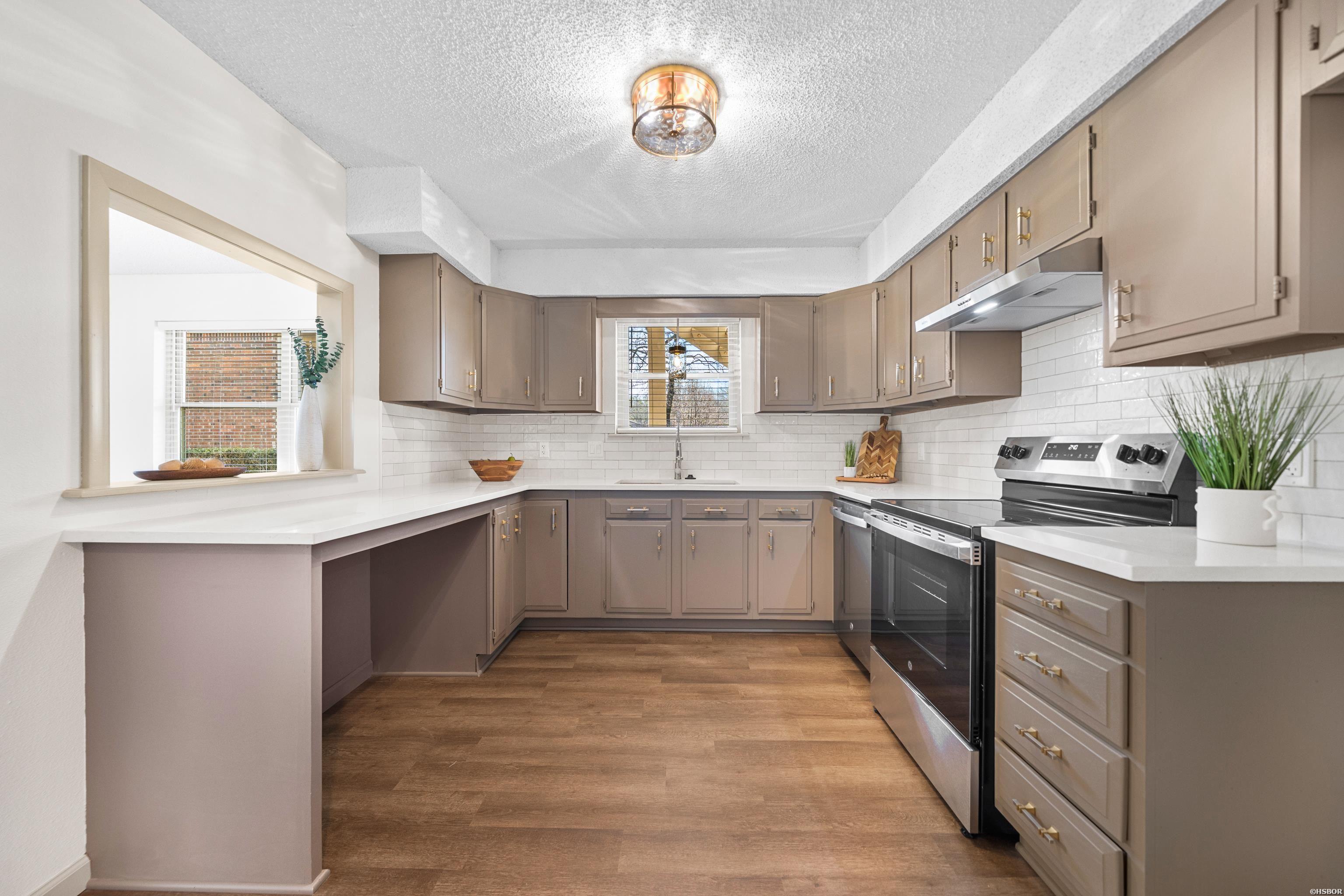 160 COOPER Street Unit: 17B