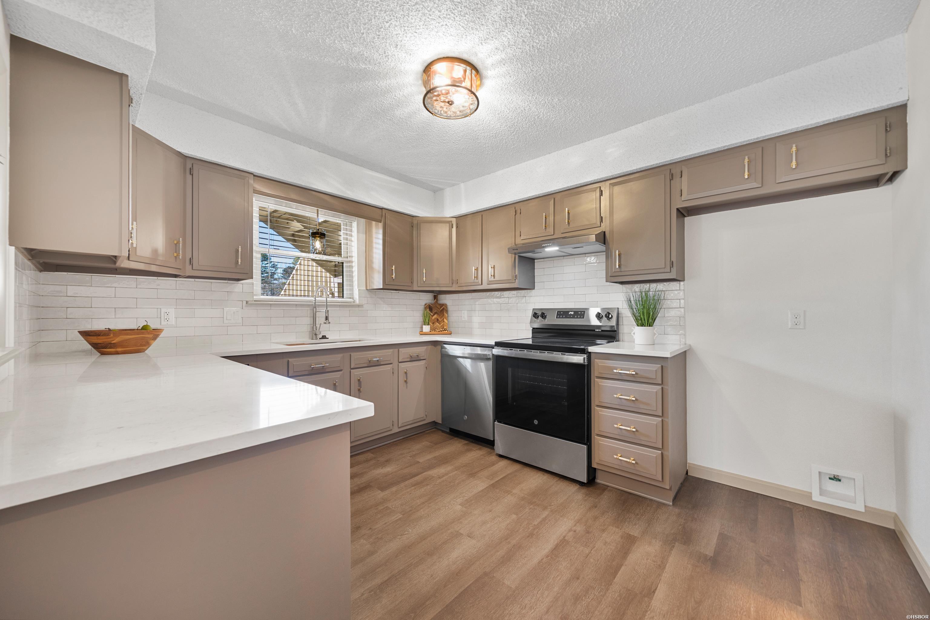 160 COOPER Street Unit: 17B