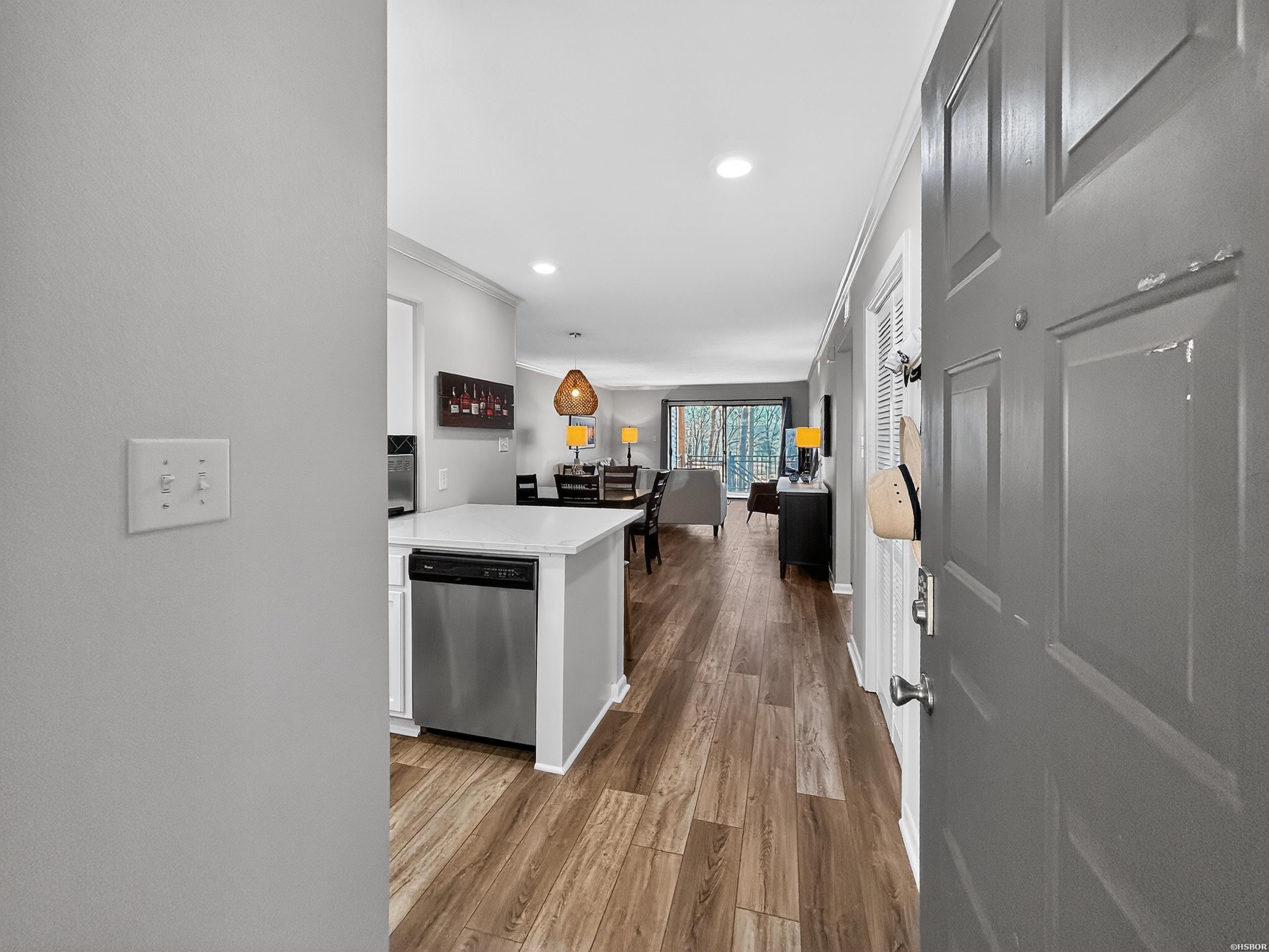 208 DAFFODIL Street Unit: B-1