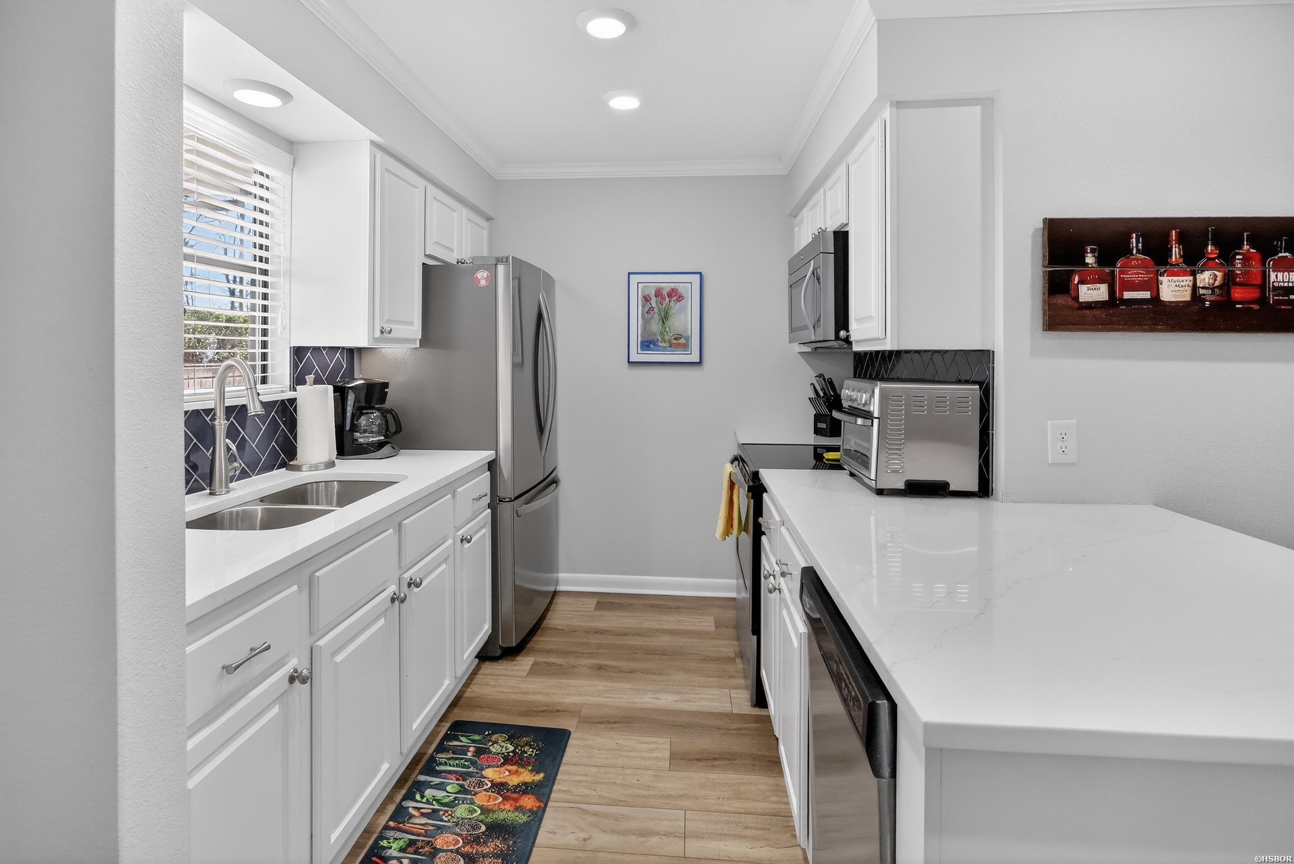 208 DAFFODIL Street Unit: B-1