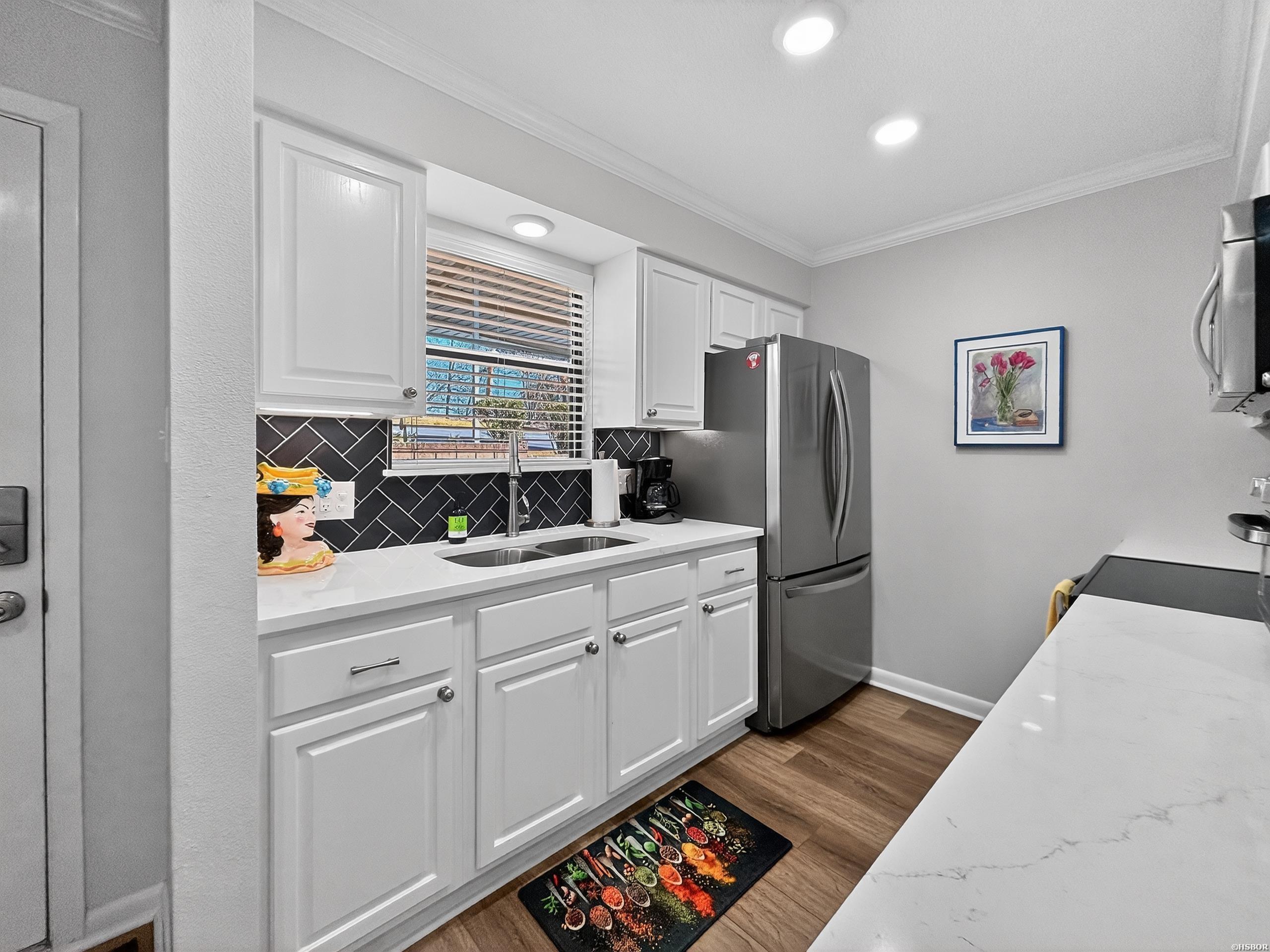 208 DAFFODIL Street Unit: B-1