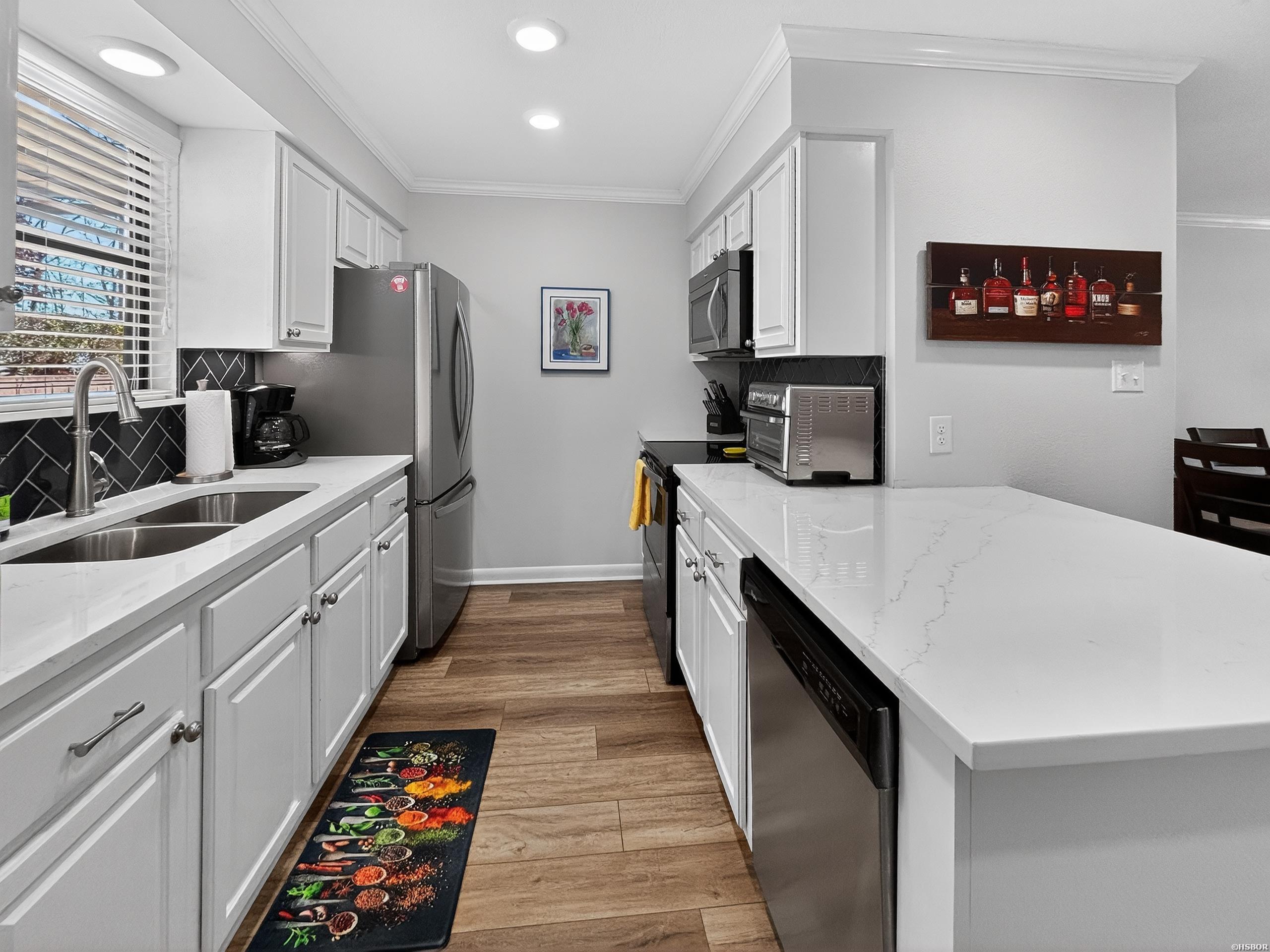 208 DAFFODIL Street Unit: B-1