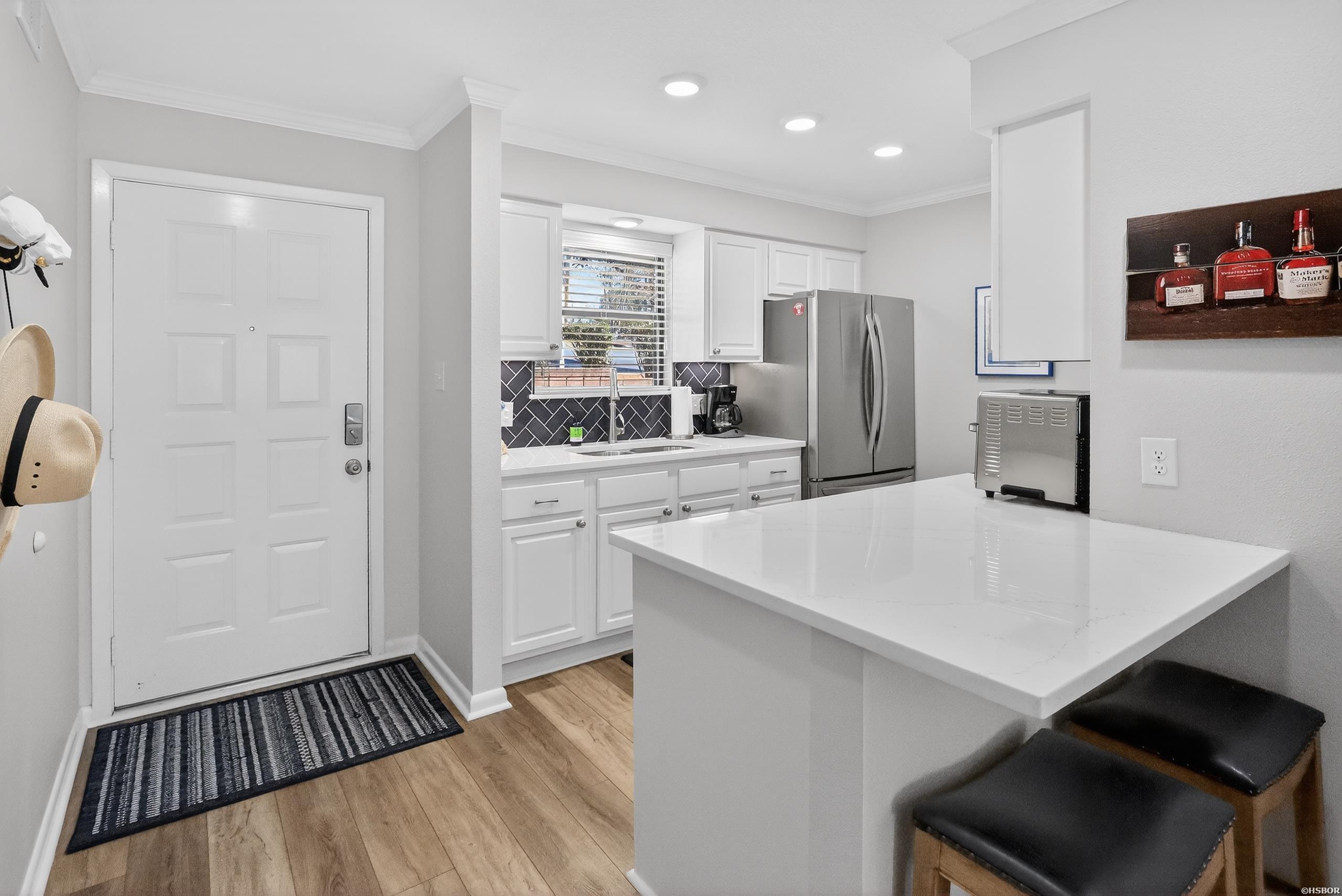 208 DAFFODIL Street Unit: B-1