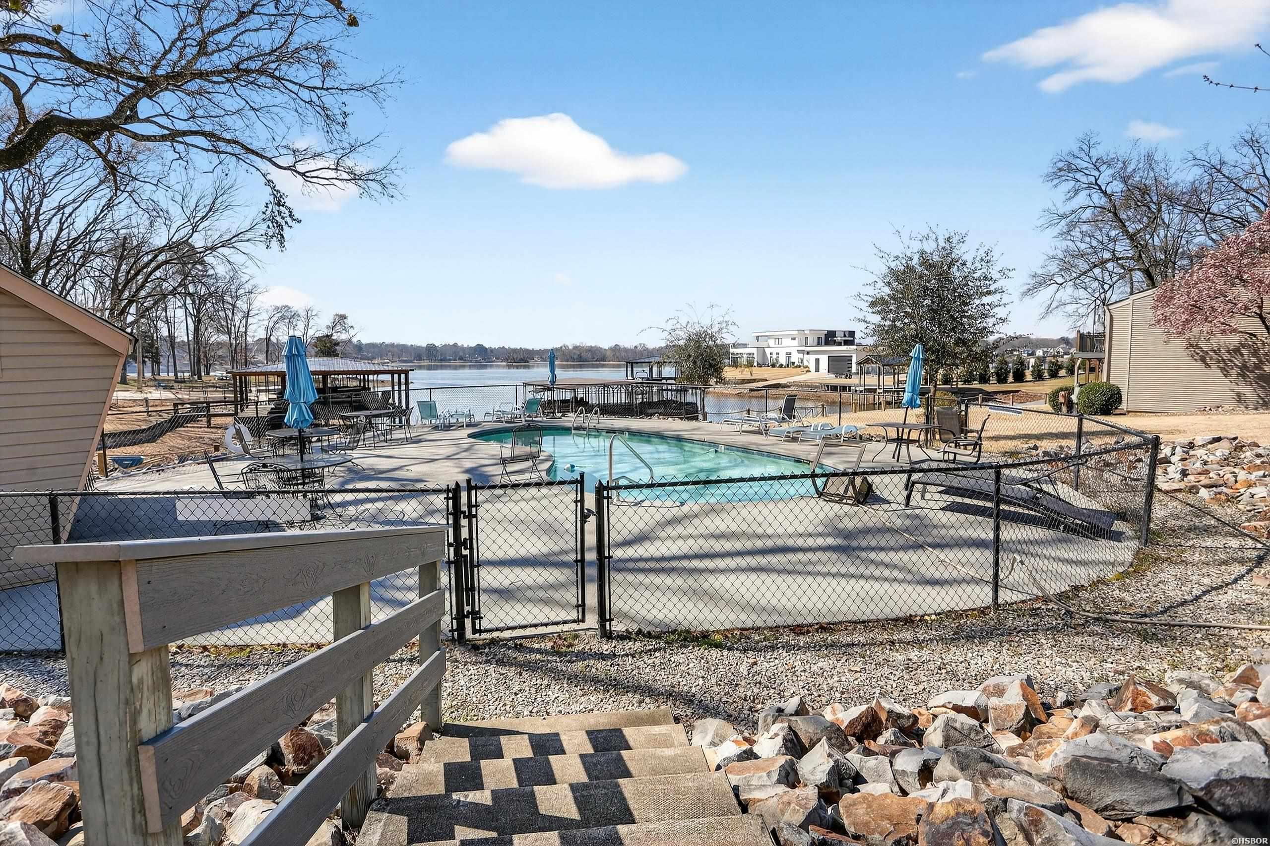 208 DAFFODIL Street Unit: B-1