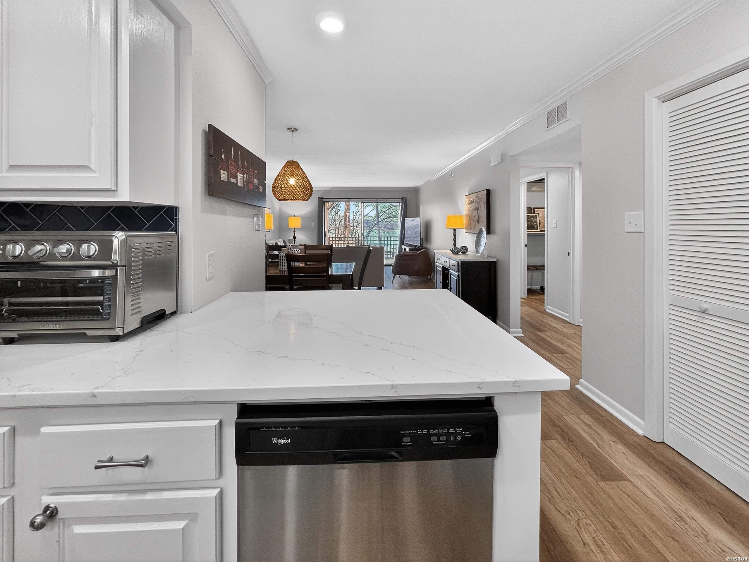 208 DAFFODIL Street Unit: B-1