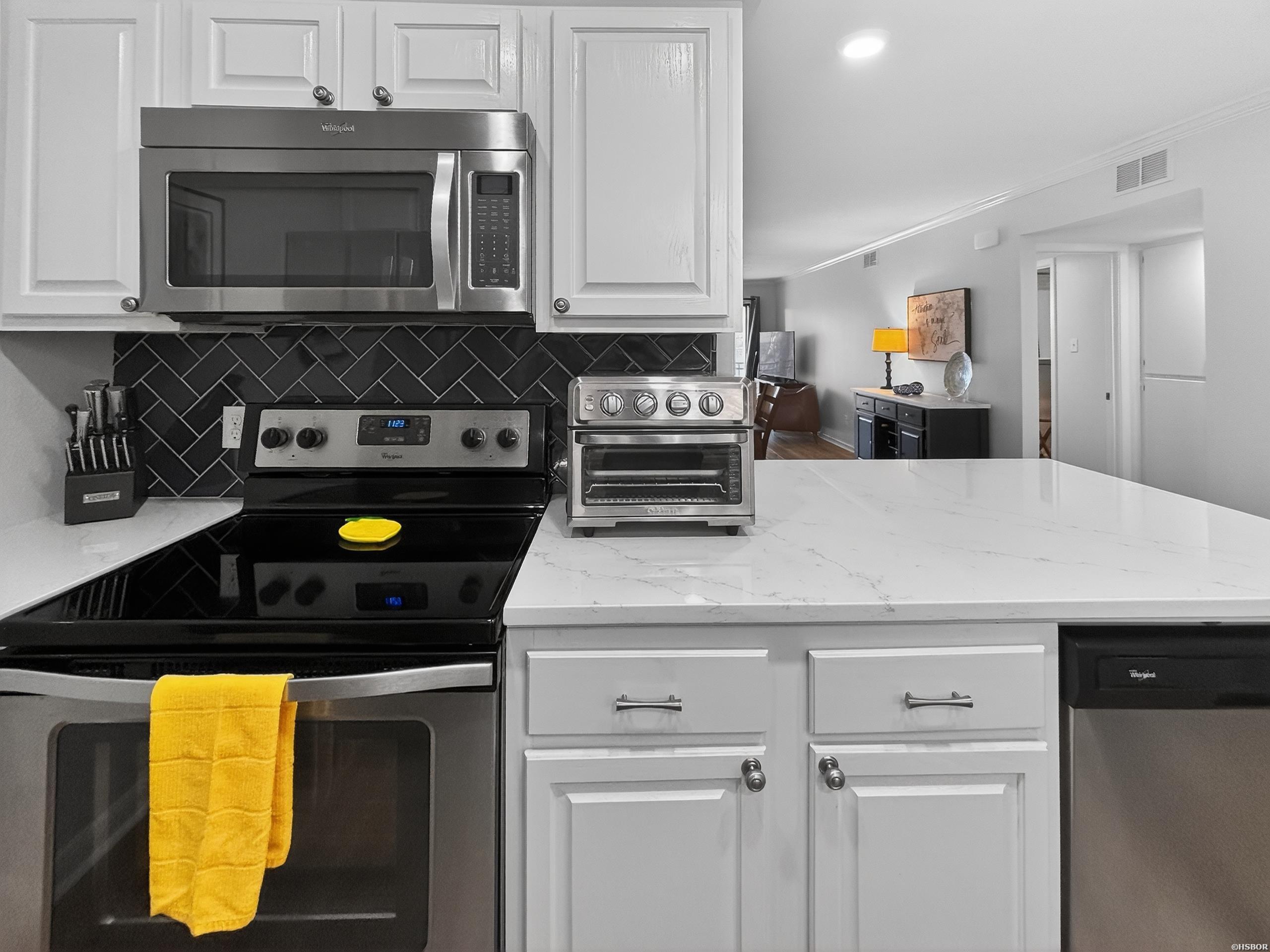 208 DAFFODIL Street Unit: B-1