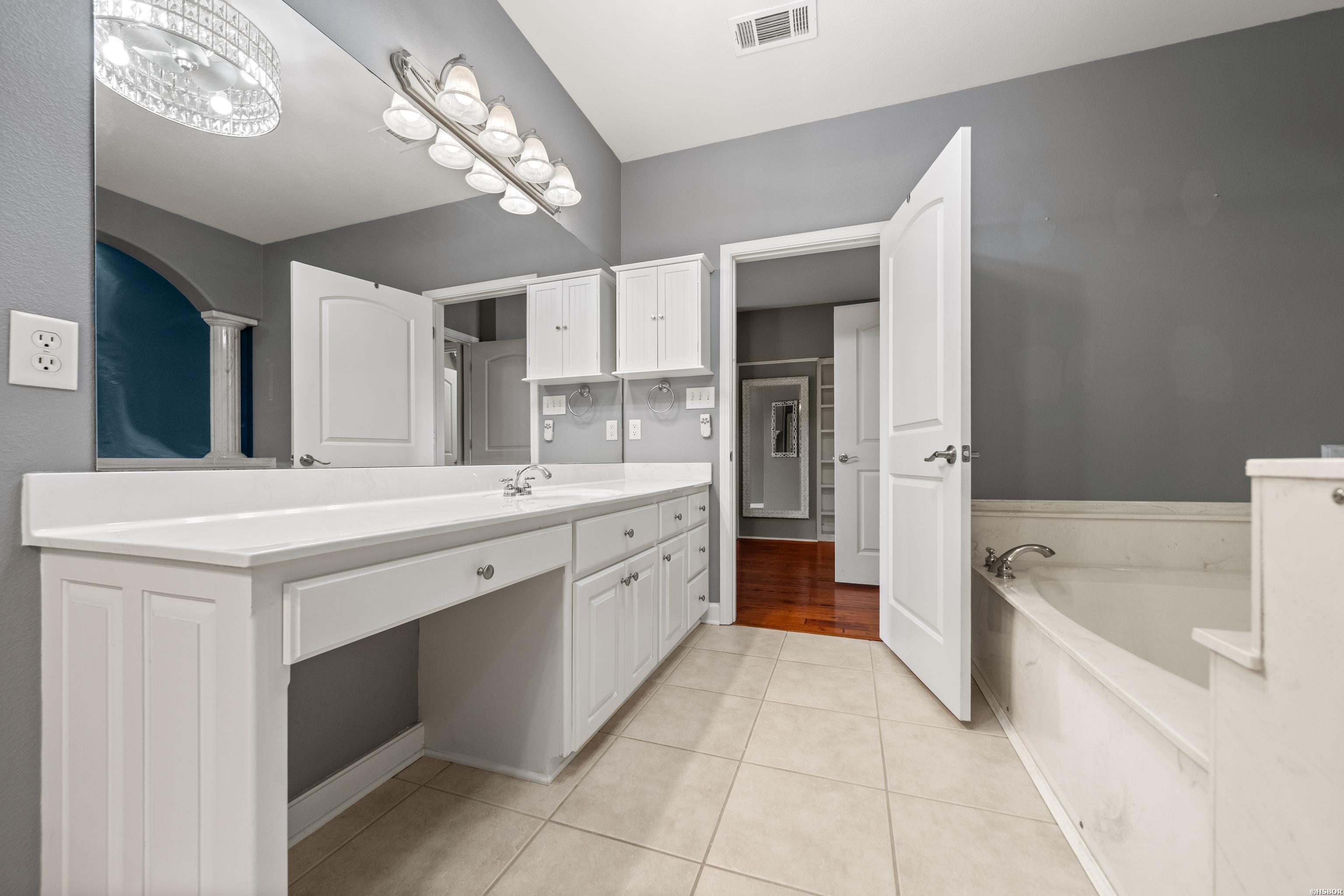 518 AMITY Road Unit: I6