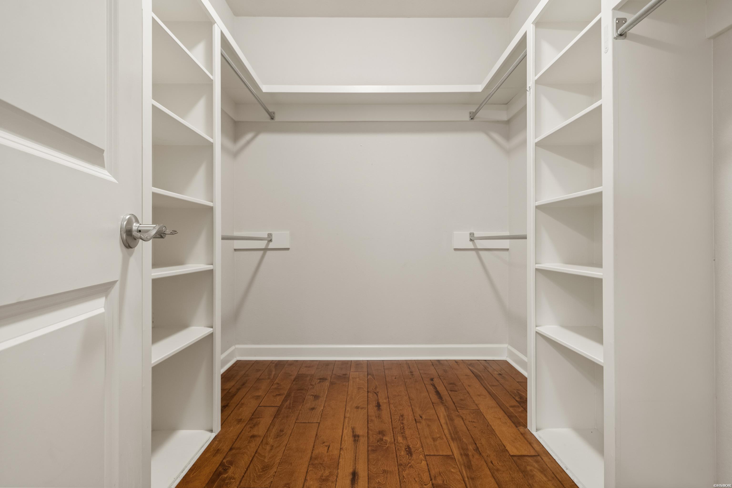 518 AMITY Road Unit: I6