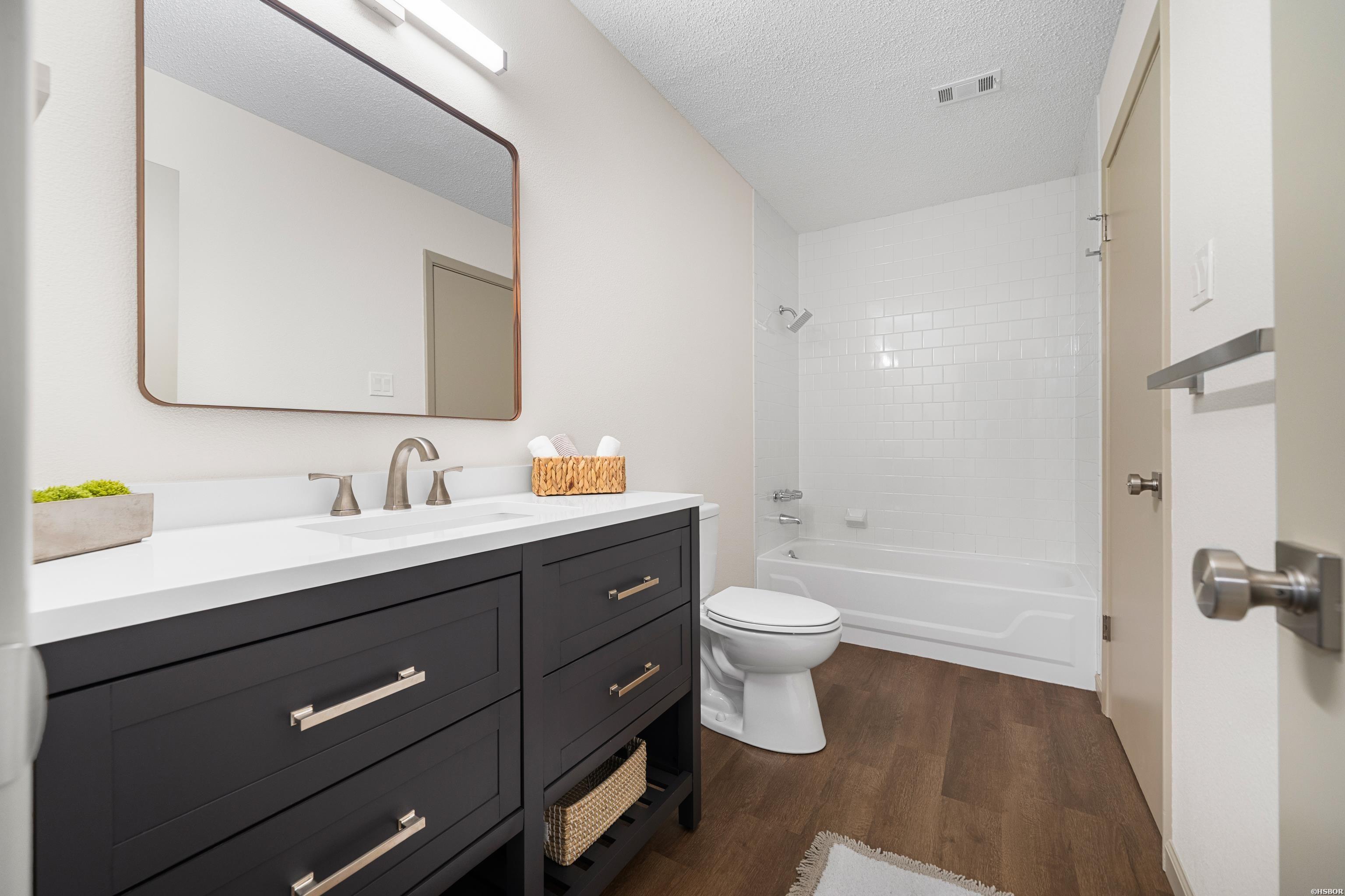 160 COOPER Street Unit: 17B