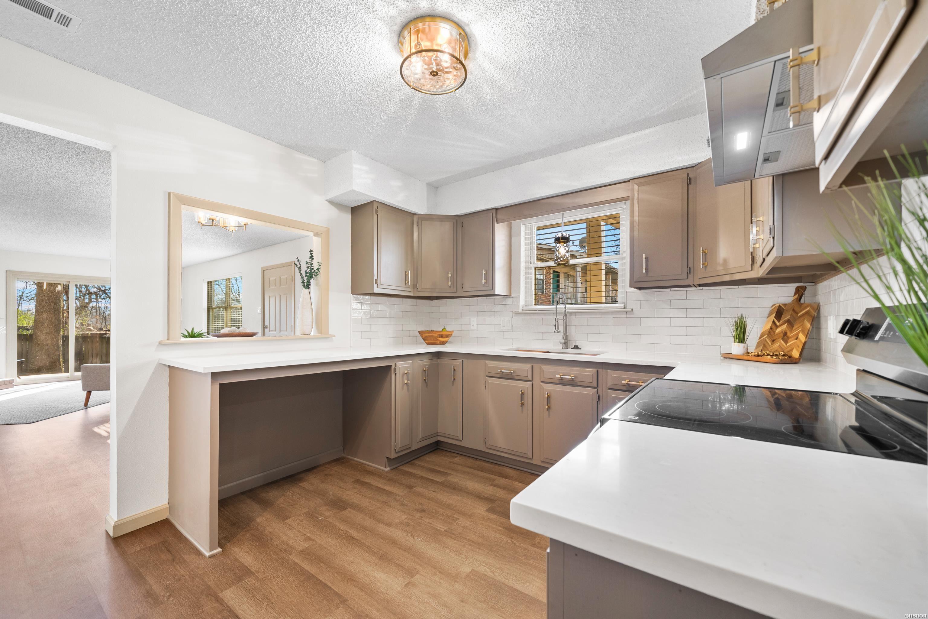 160 COOPER Street Unit: 17B