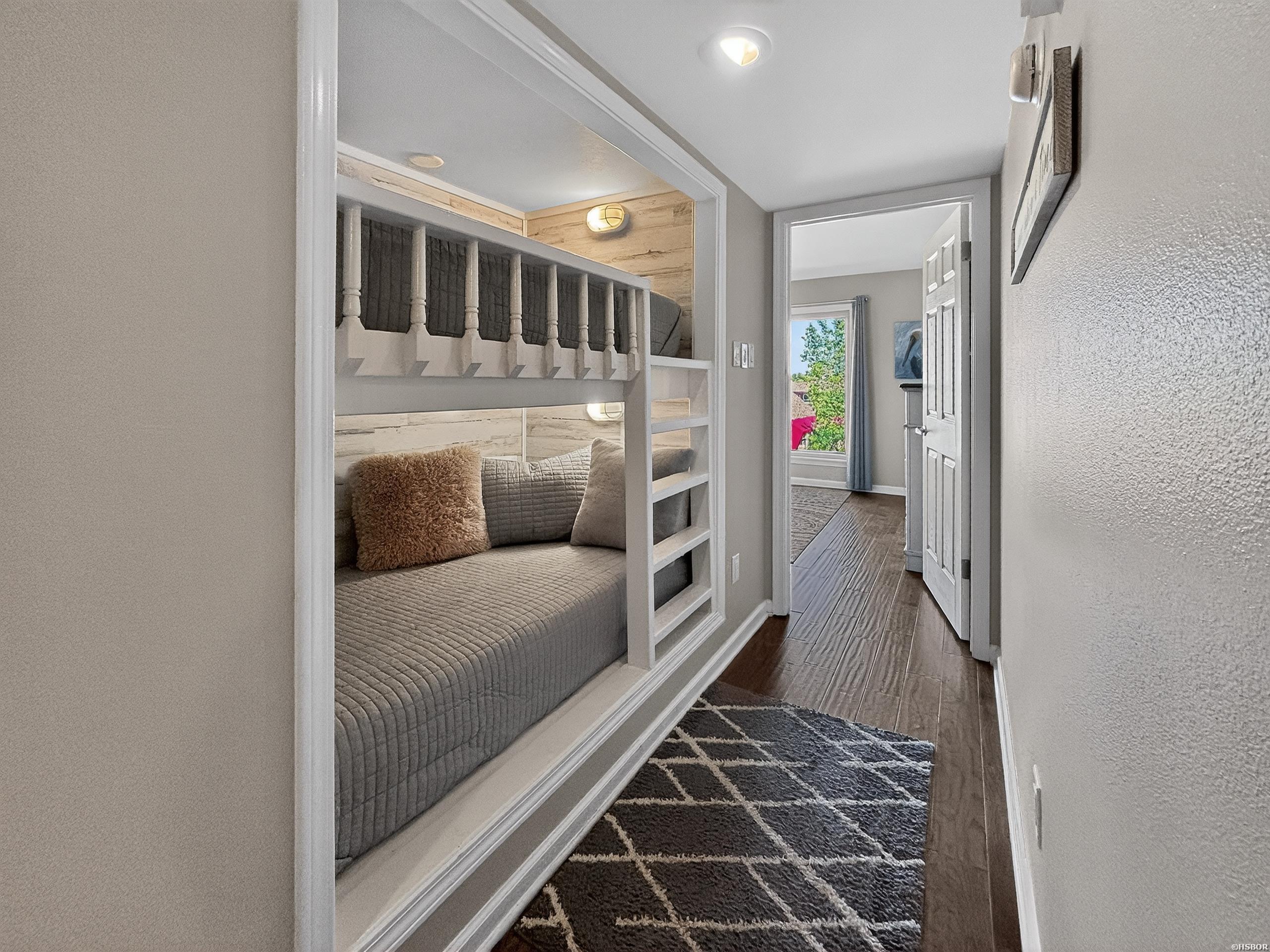 101 LONG ISLAND Drive Unit: 1001