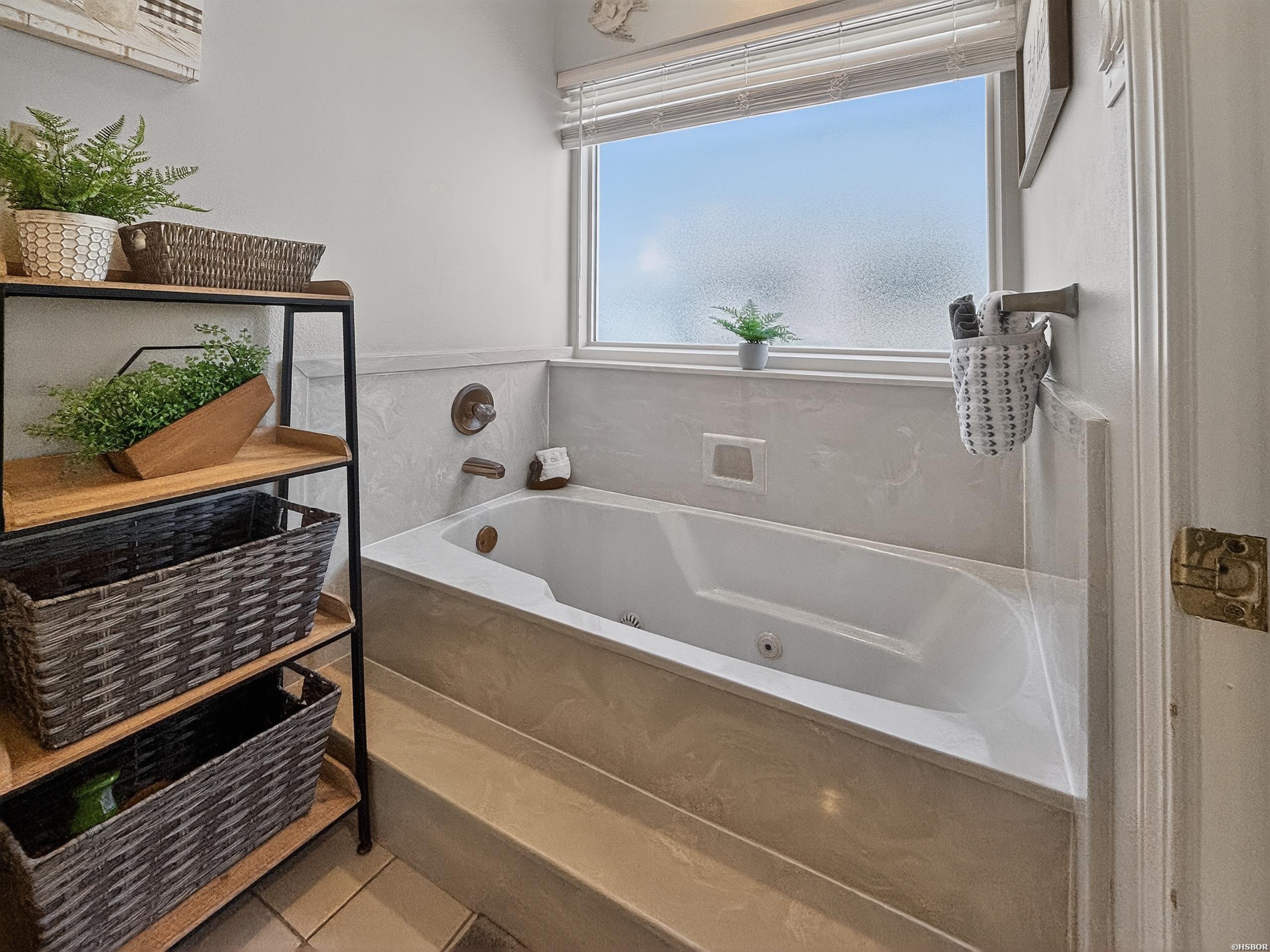 101 LONG ISLAND Drive Unit: 1001