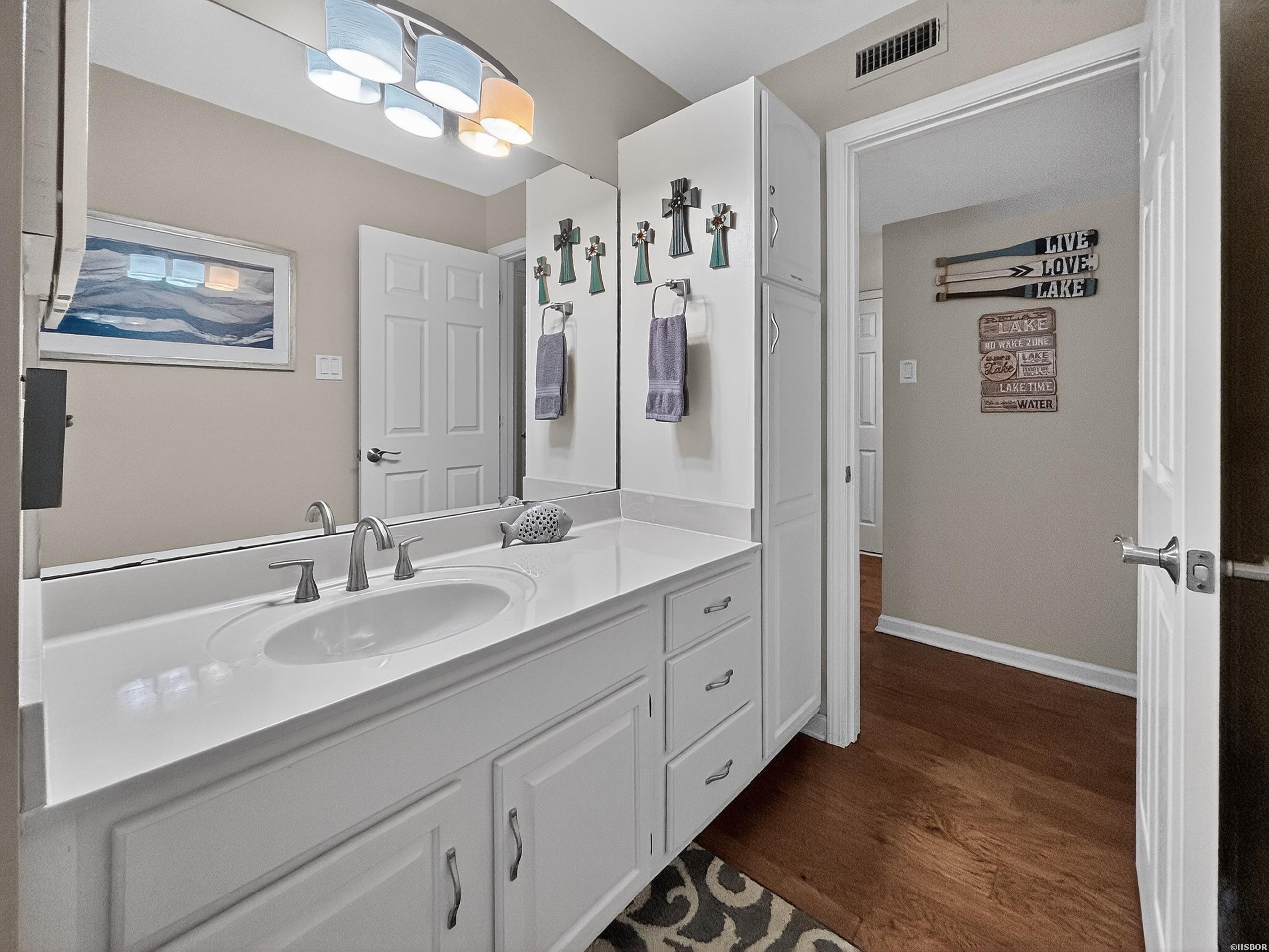 101 LONG ISLAND Drive Unit: 1001