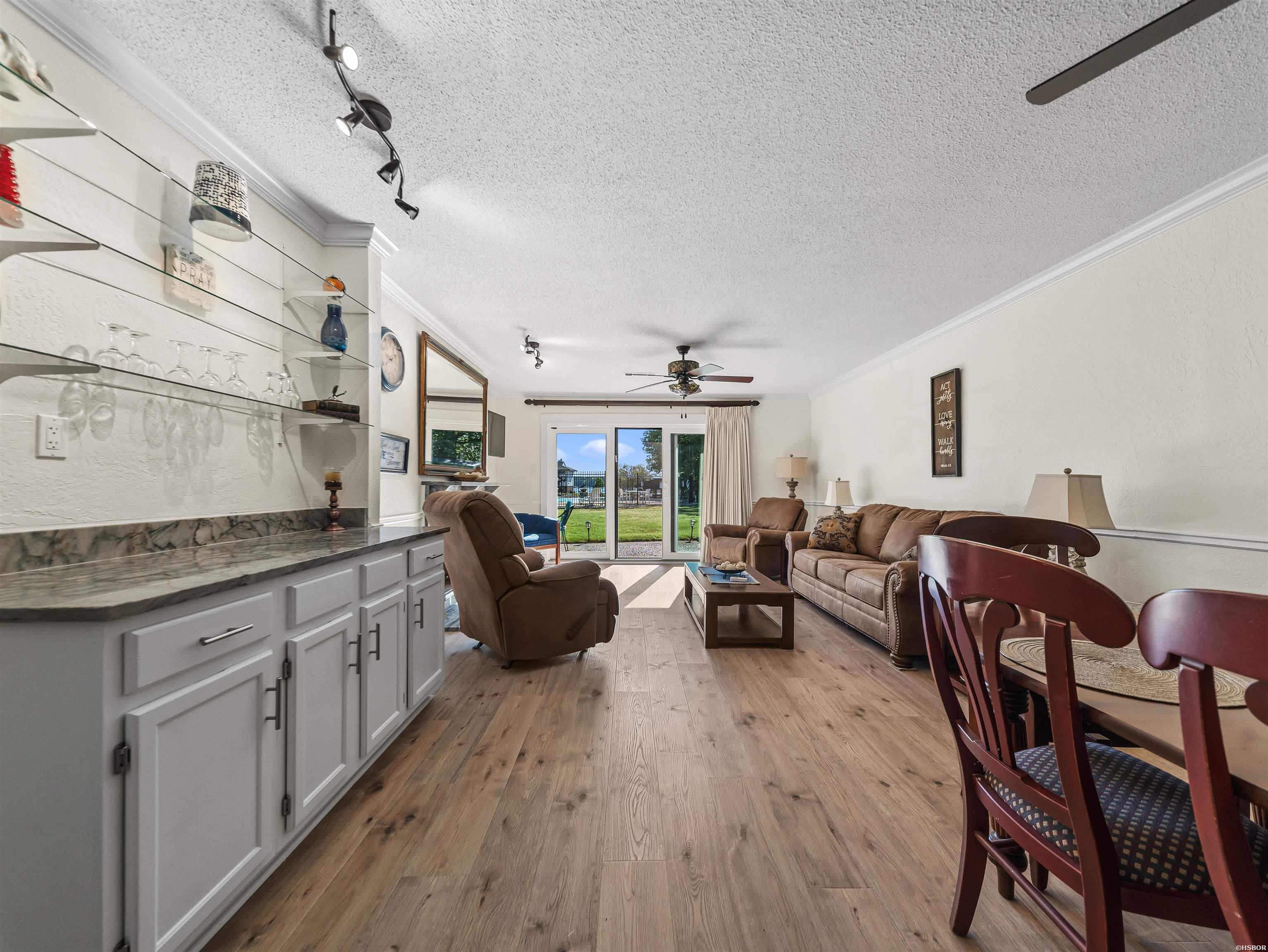 5371 CENTRAL Avenue Unit: 1C