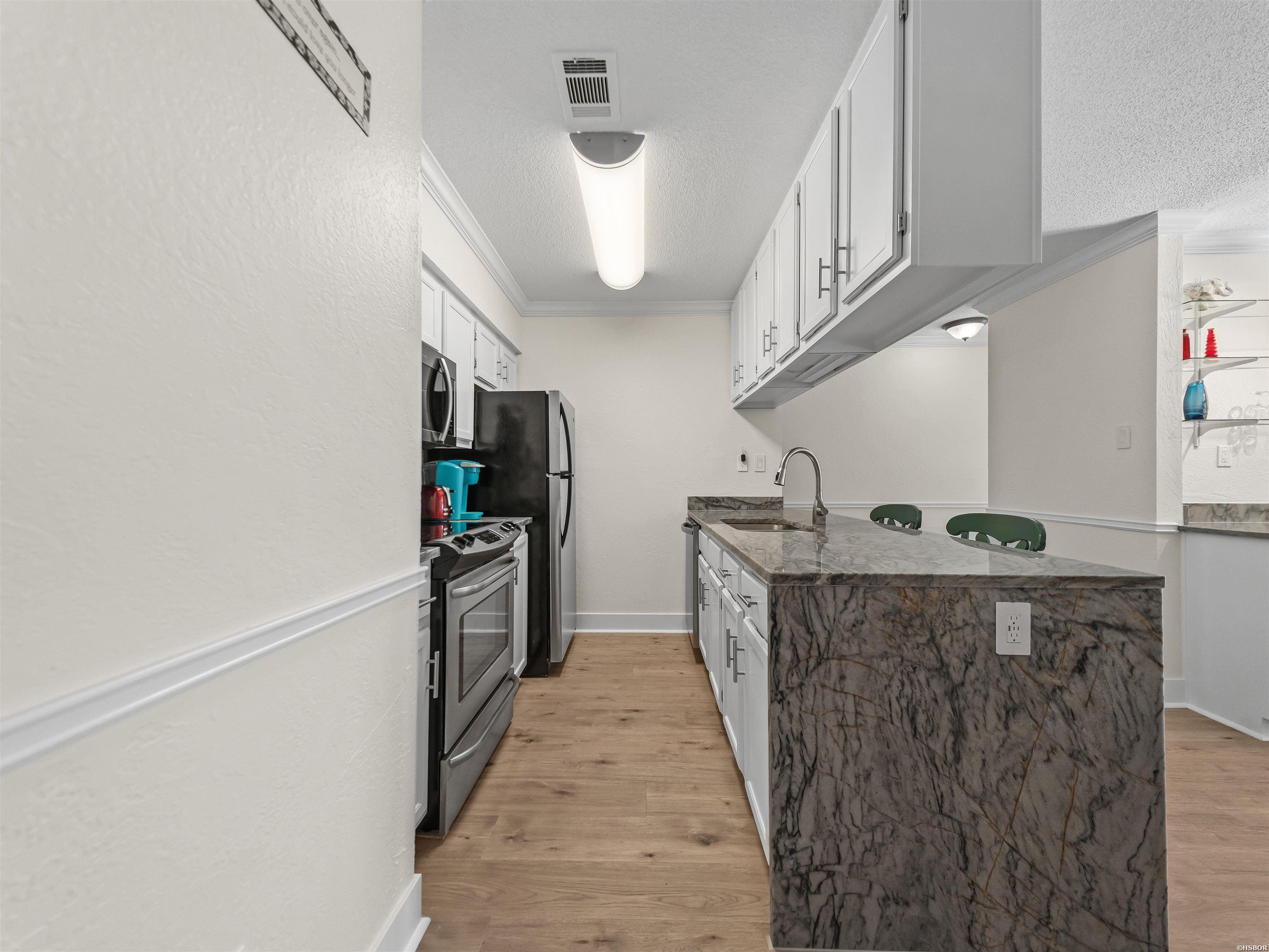 5371 CENTRAL Avenue Unit: 1C