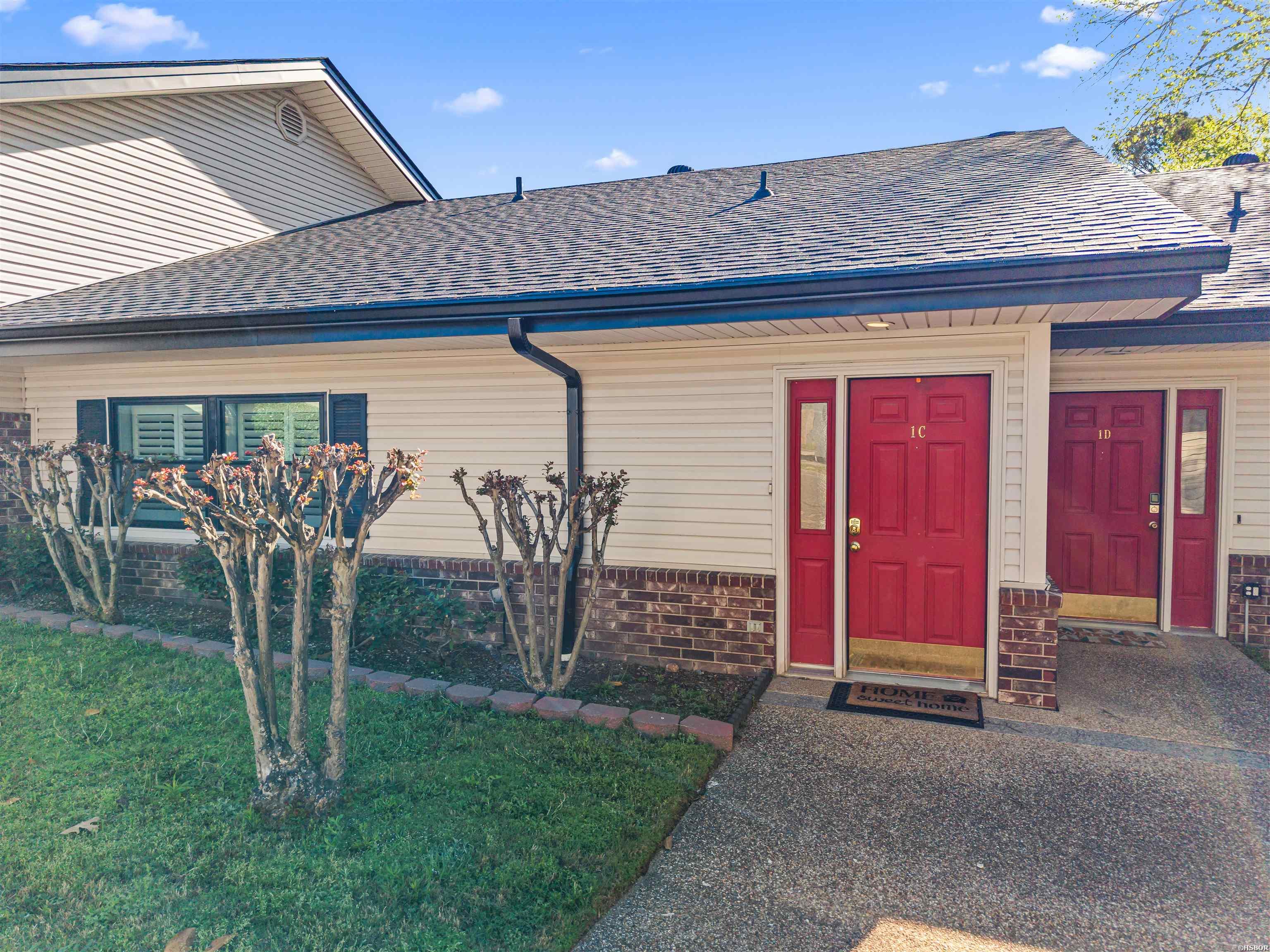 5371 CENTRAL Avenue Unit: 1C
