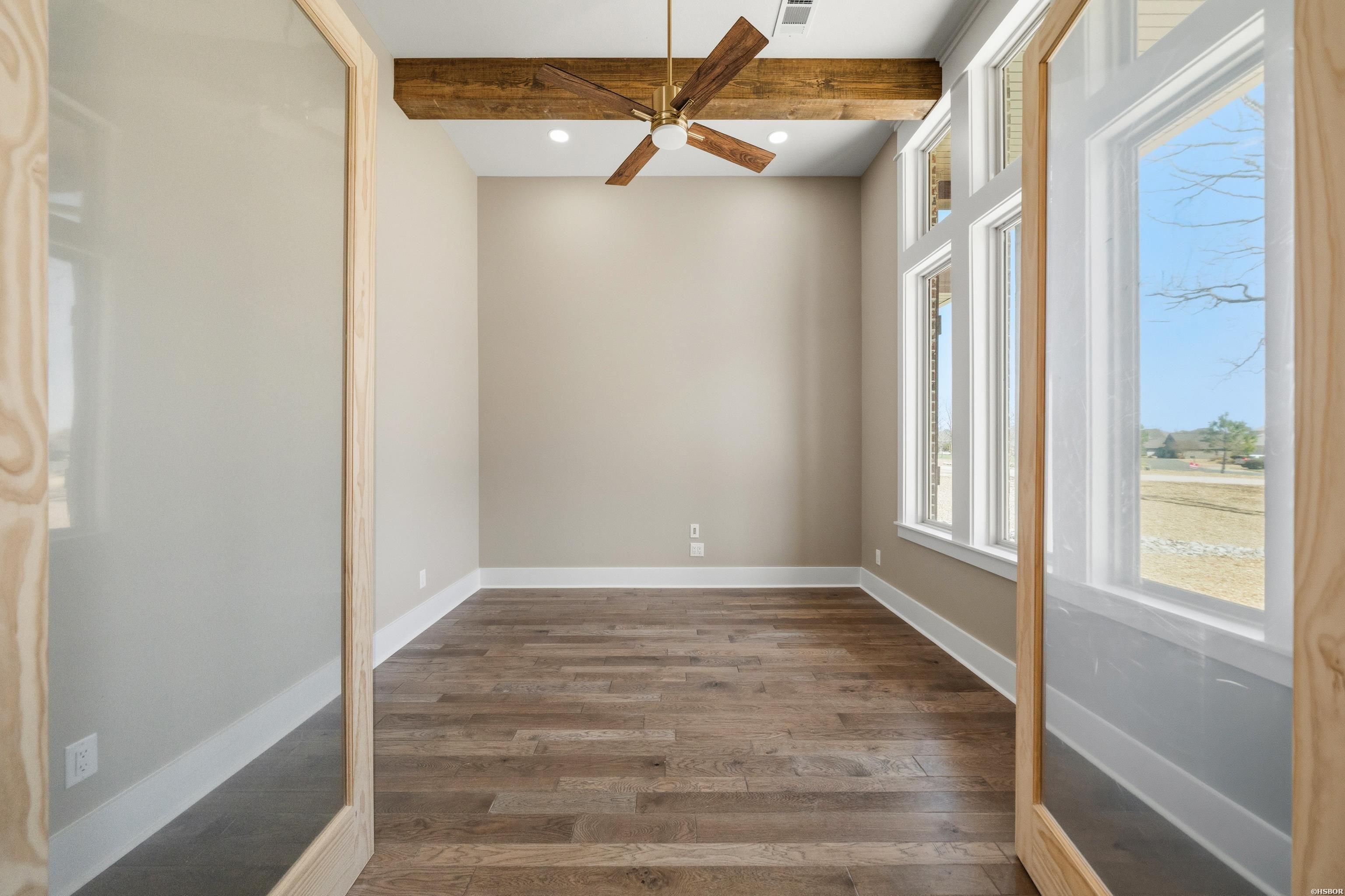 7 LINARES Lane