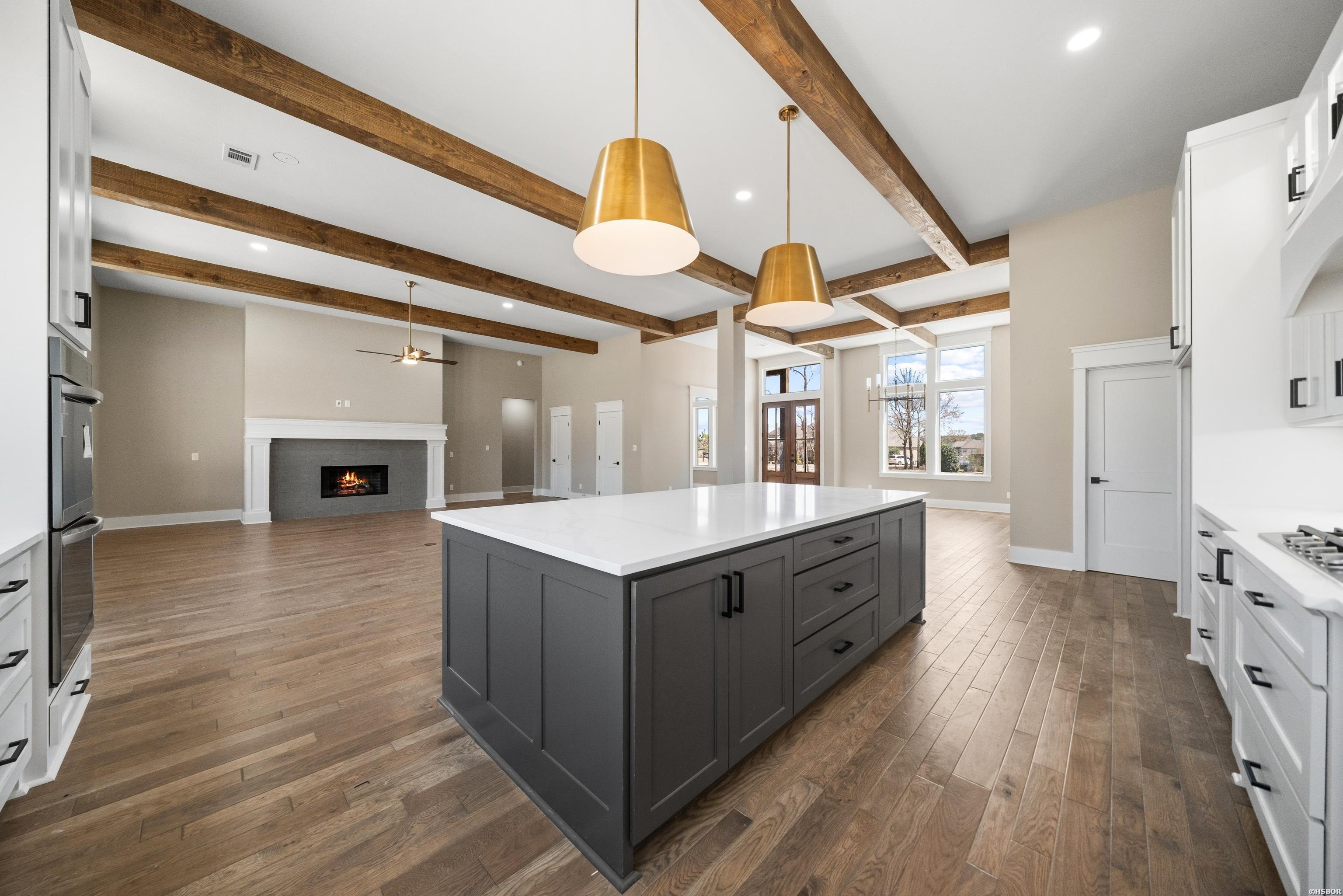7 LINARES Lane