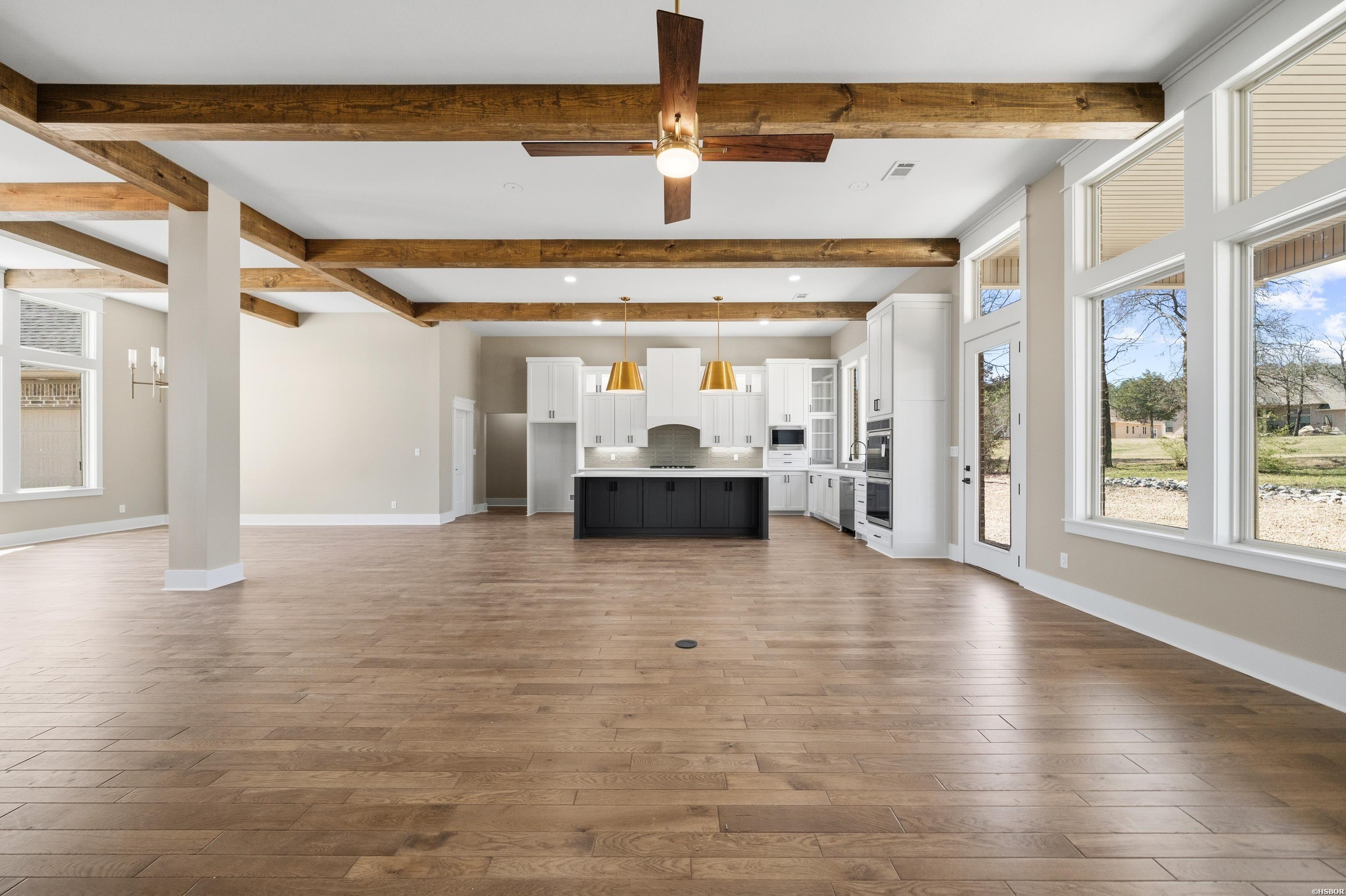7 LINARES Lane