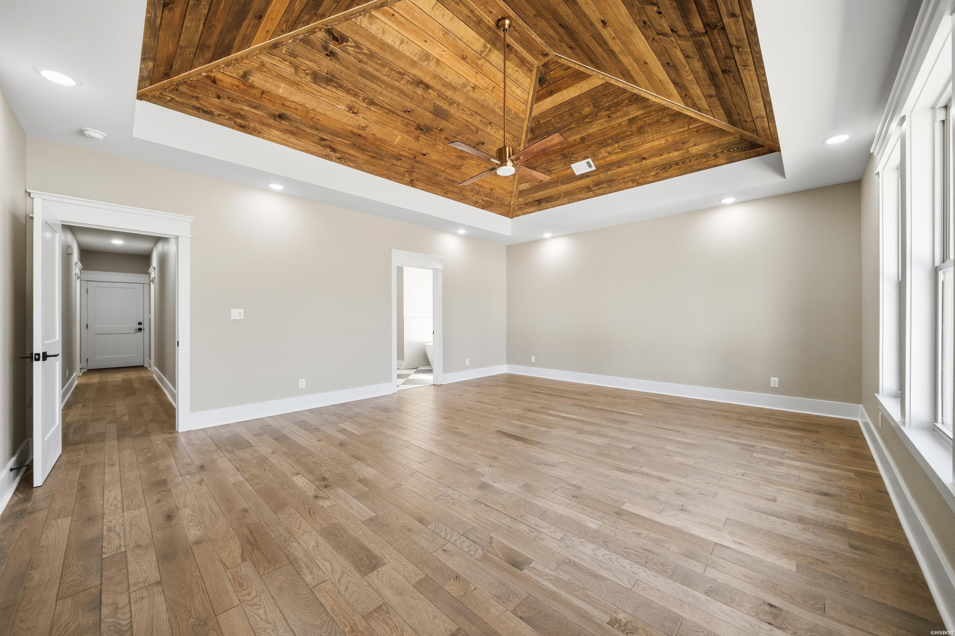 7 LINARES Lane