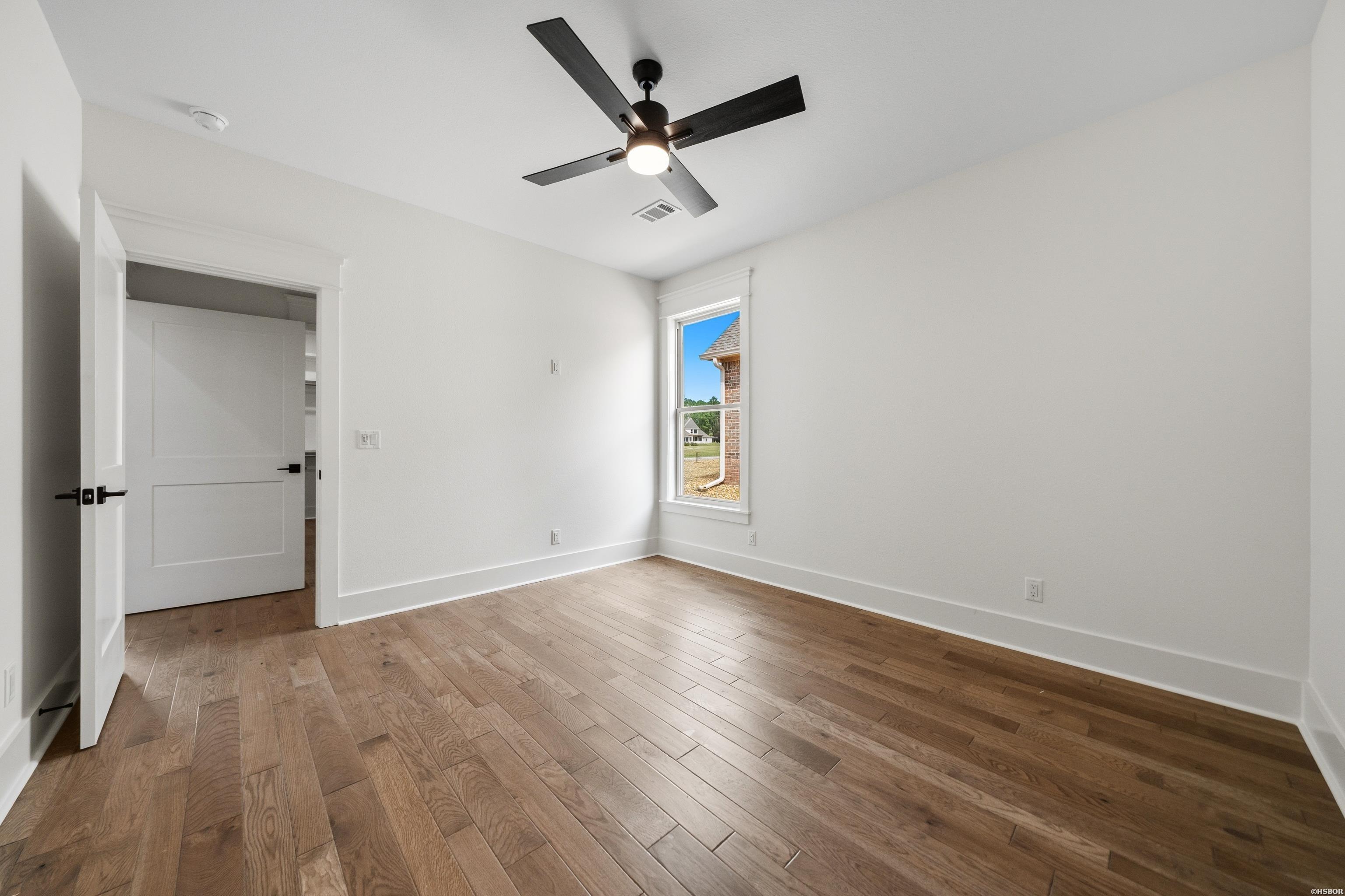 9 LINARES Lane