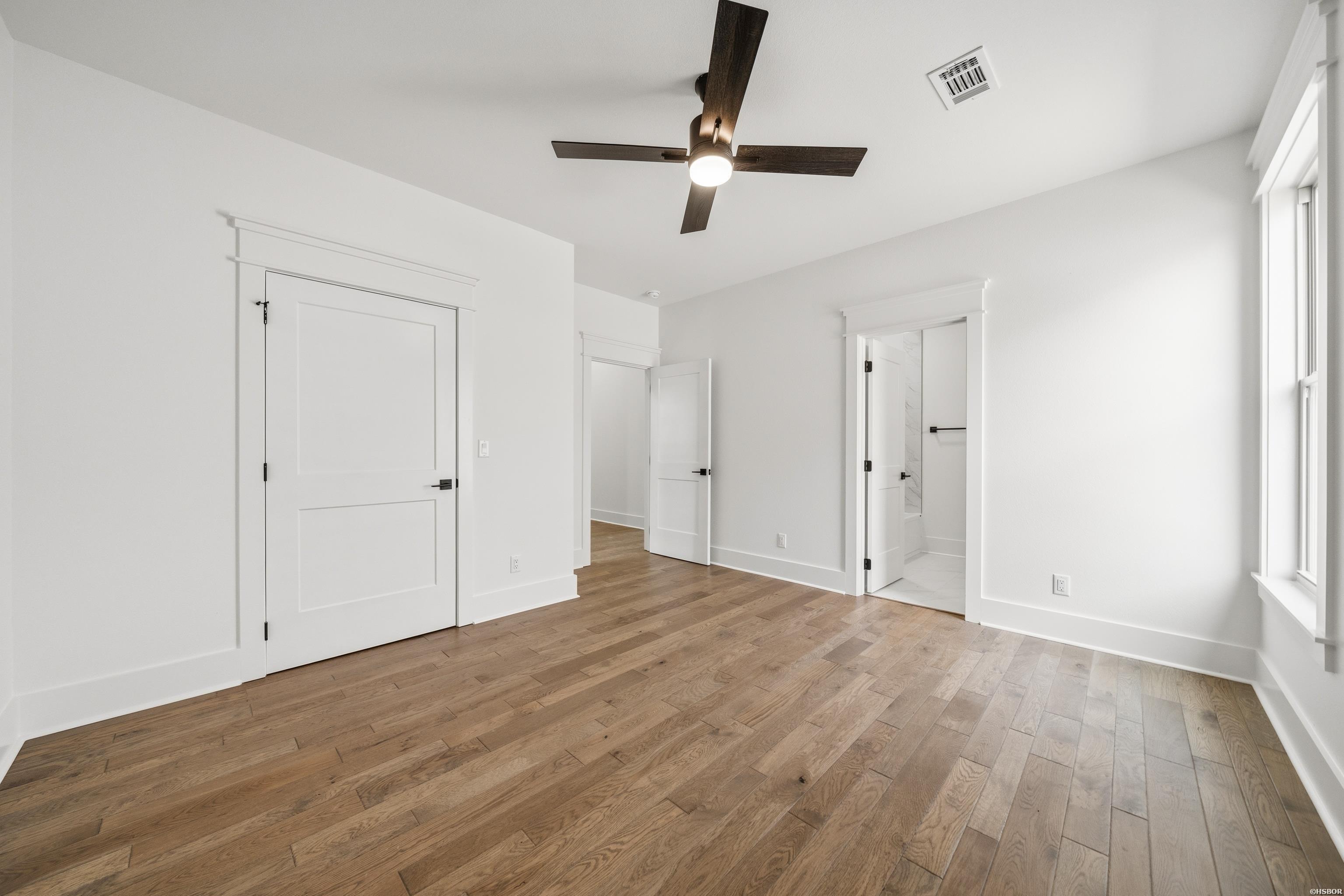 9 LINARES Lane